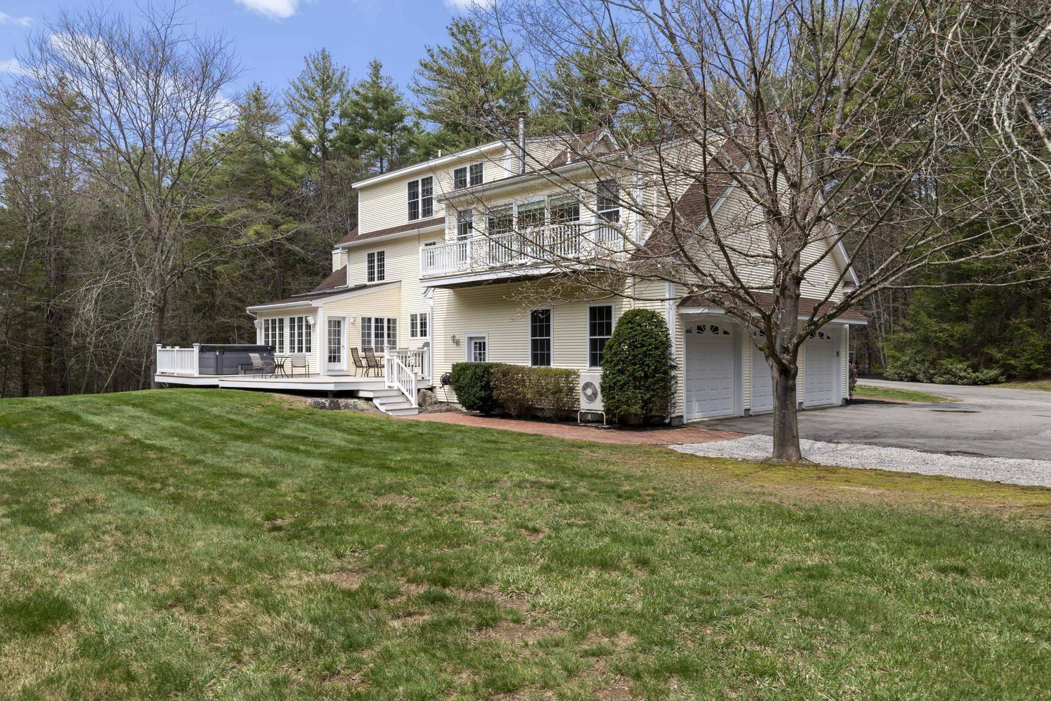 Stratham, NH 03885,7 Oxbow Farm RD