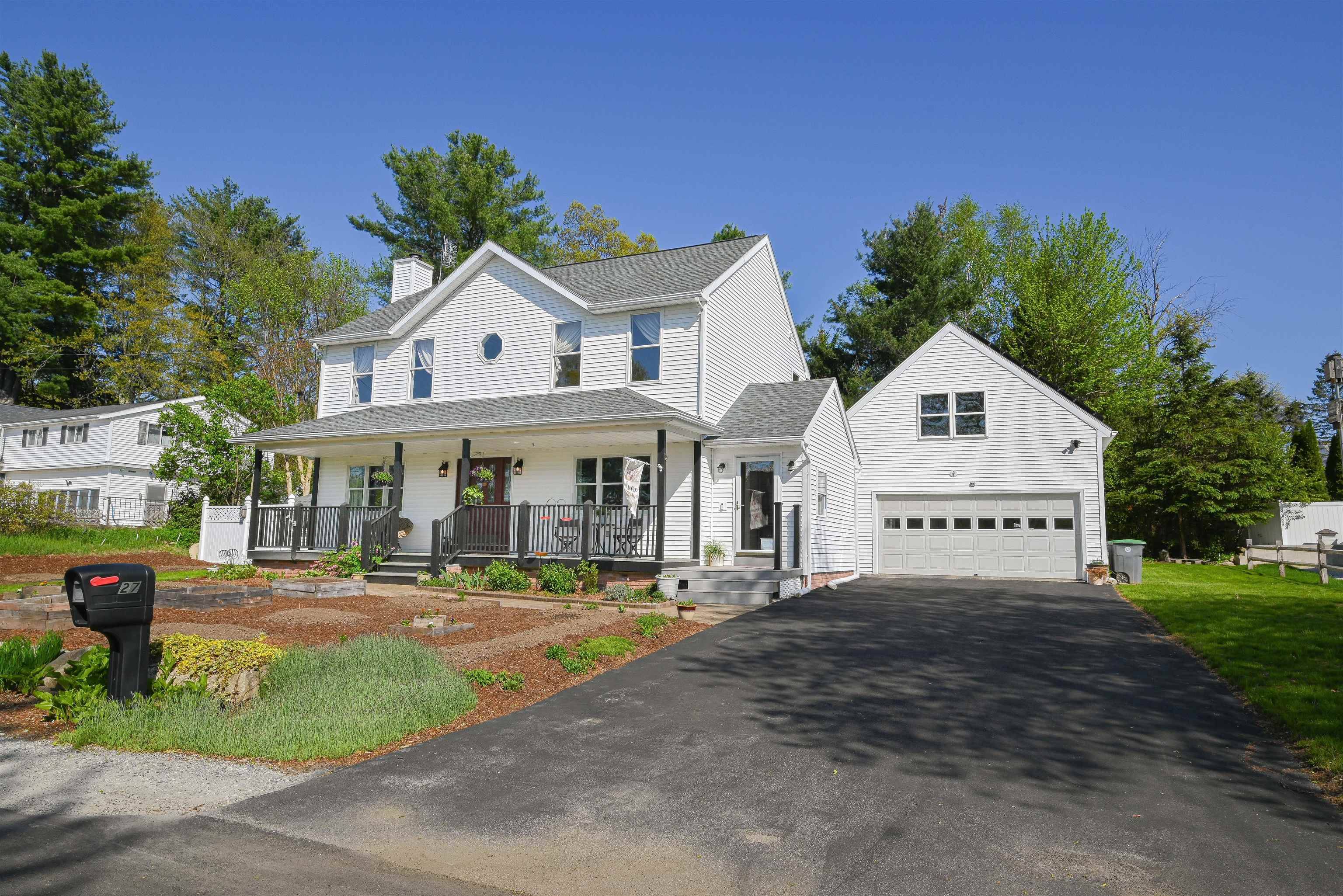 Hooksett, NH 03106,27 Elmer AVE