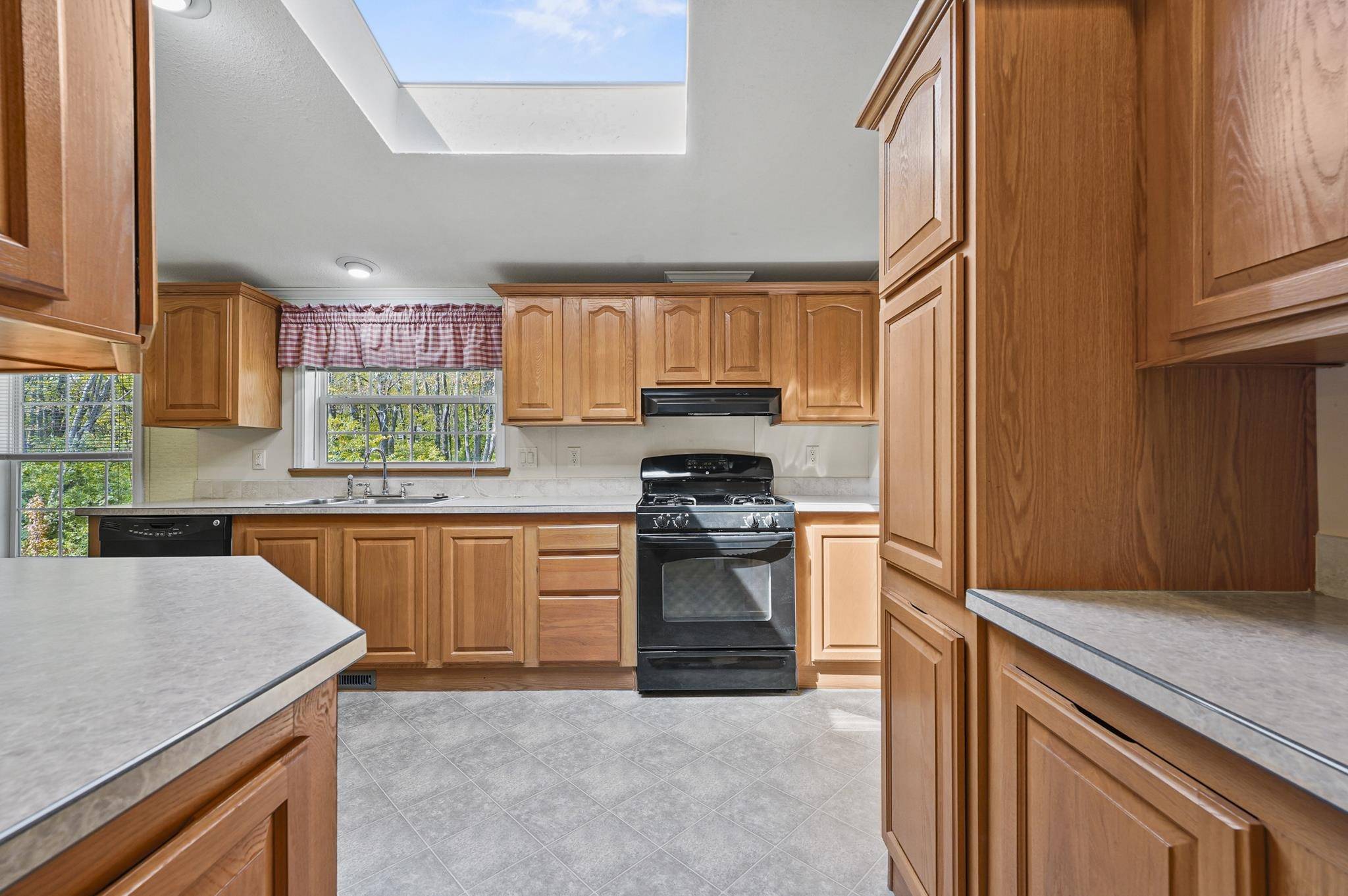 Seabrook, NH 03874,71 Causeway ST
