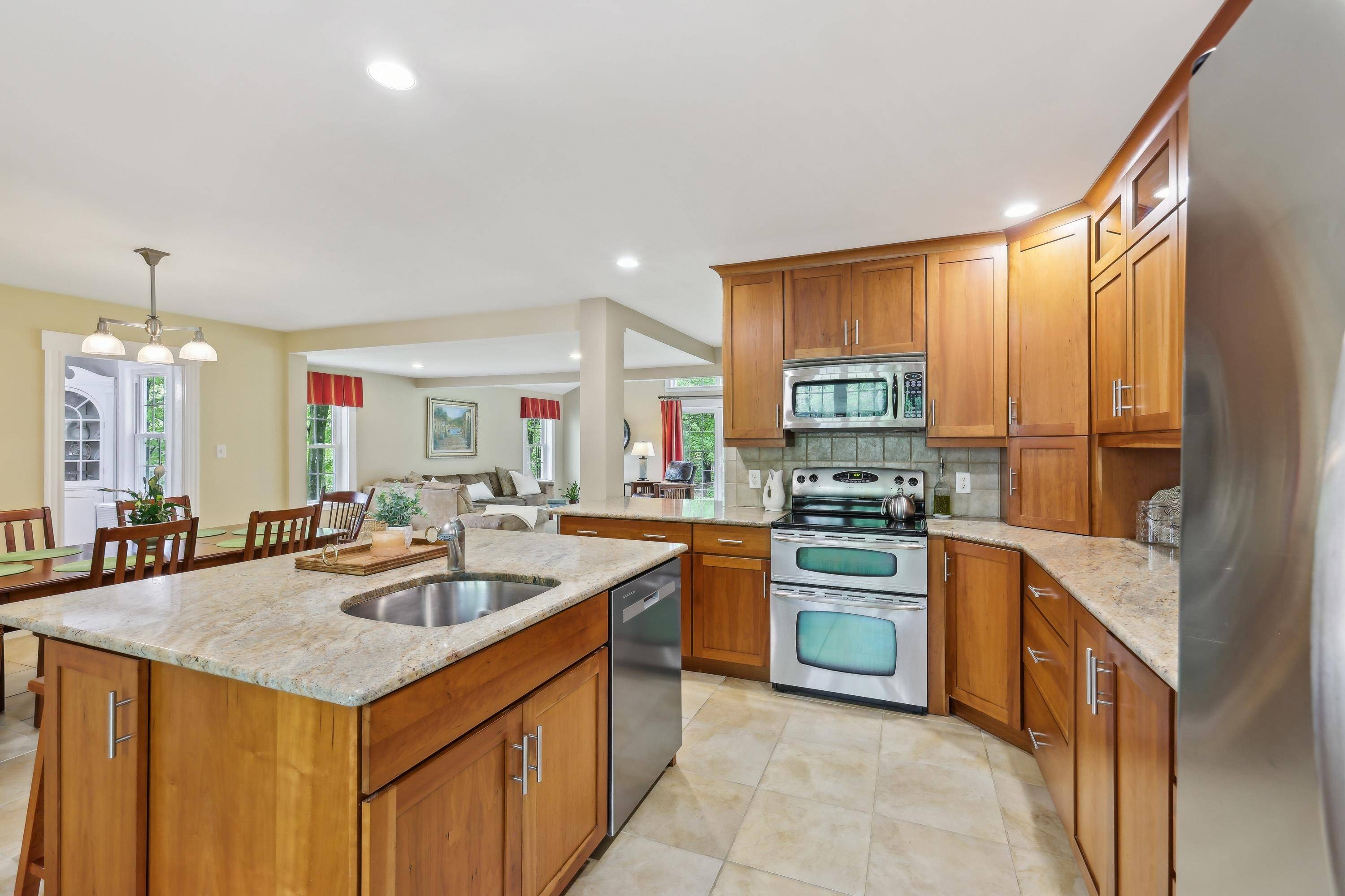 Salem, NH 03079,5 Sullivan AVE