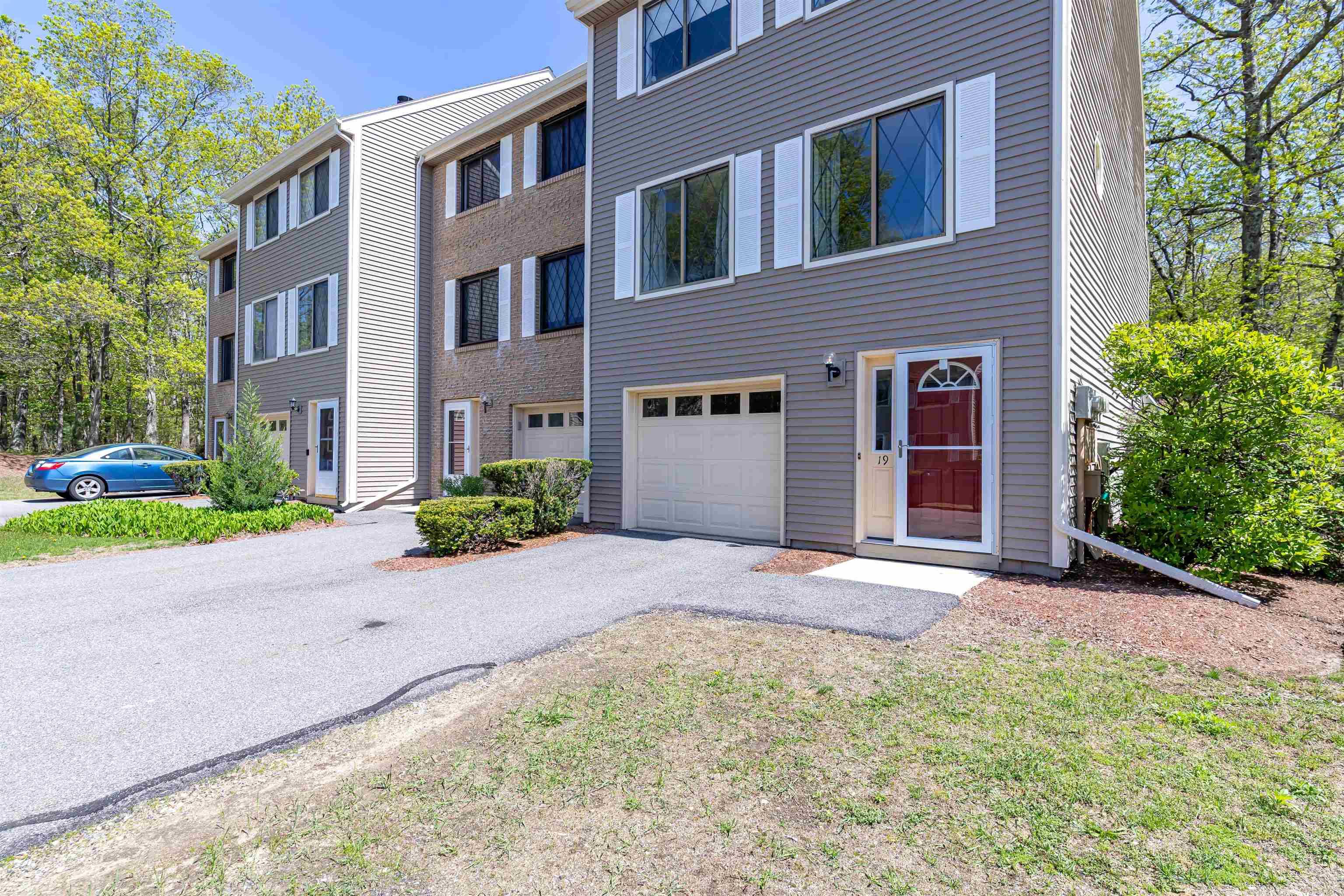 Merrimack, NH 03054,19 Joston DR