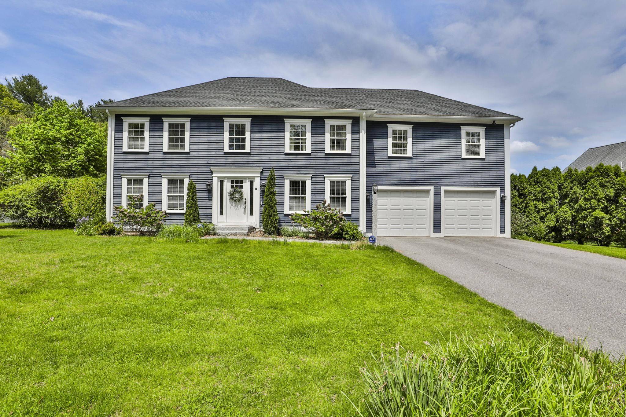 Nashua, NH 03062,8 Bicentennial DR