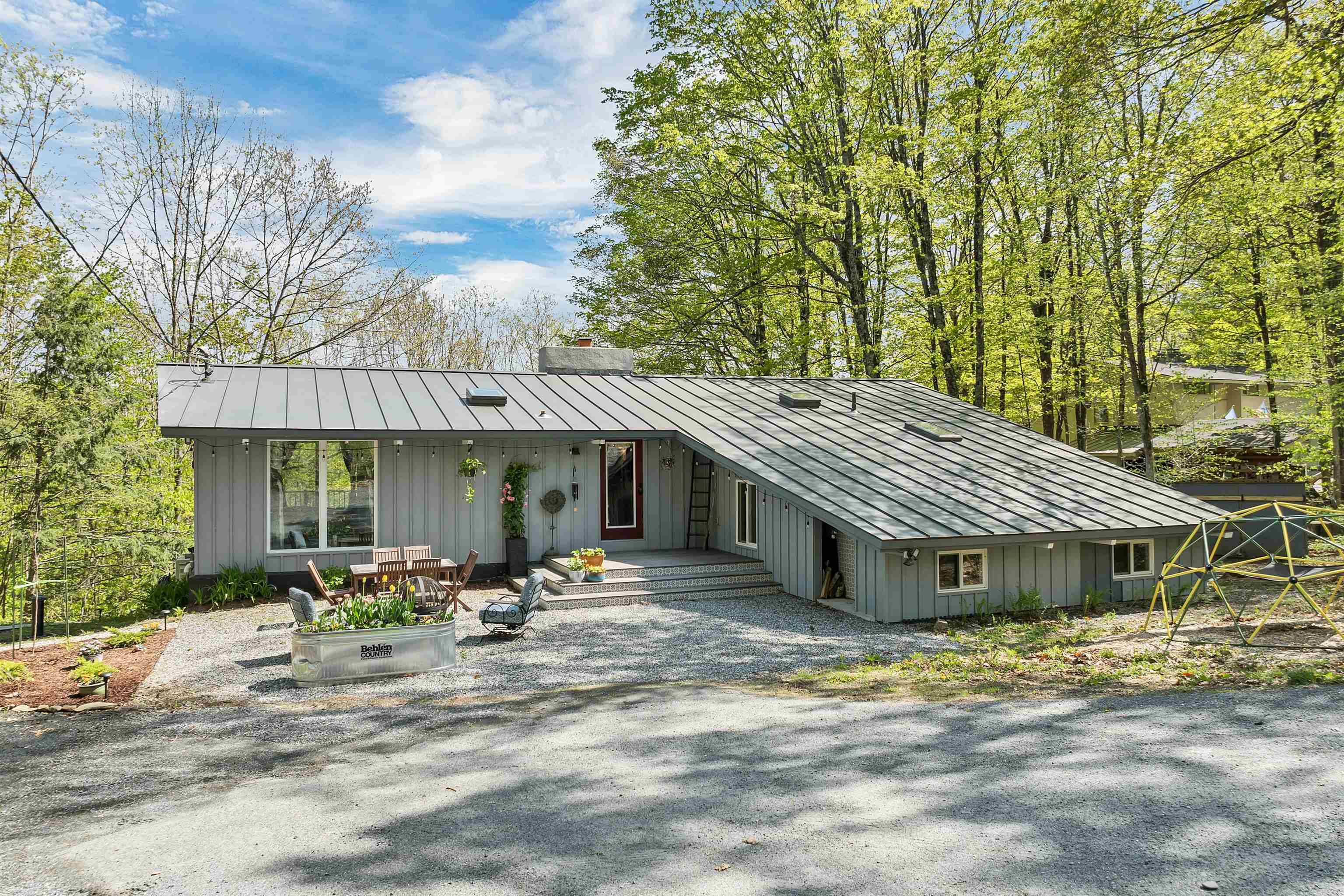 Hartford, VT 05059,1893 Willard RD