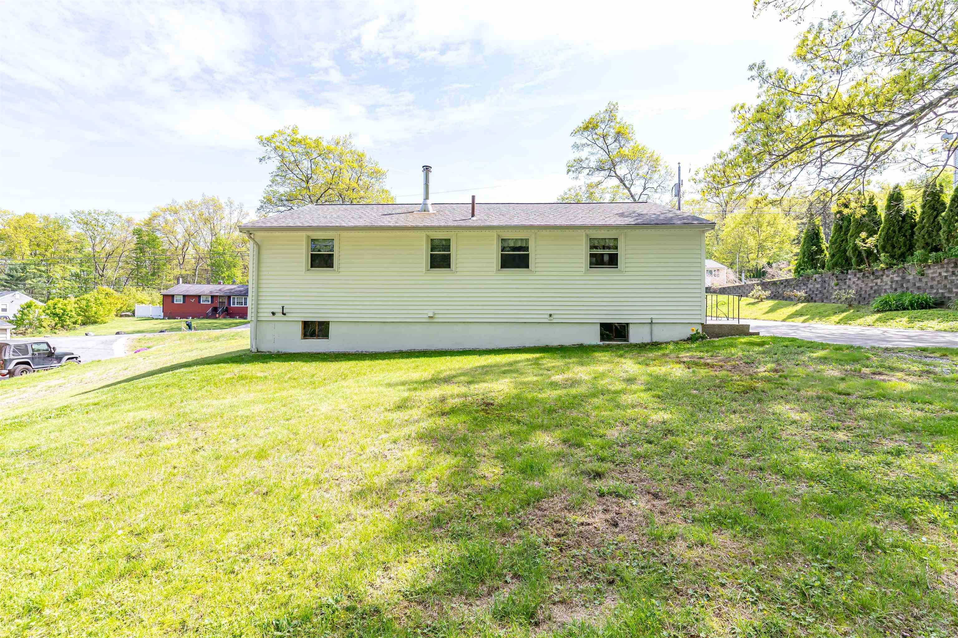 Merrimack, NH 03054,61 Belmont DR