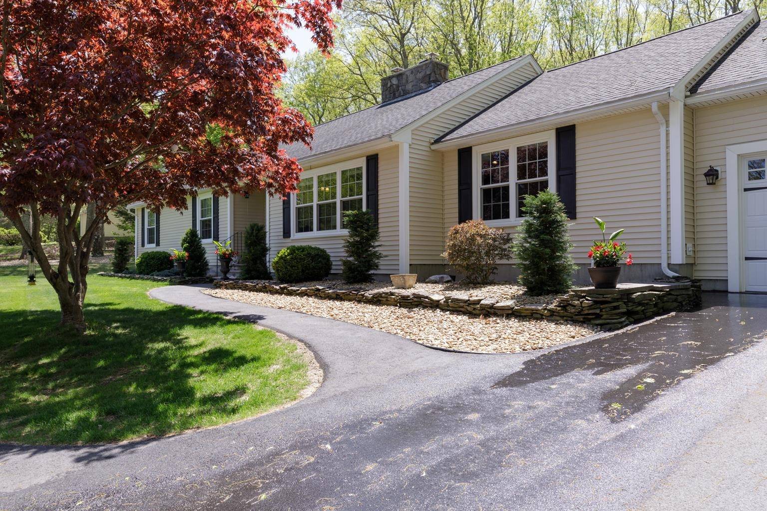 Salem, NH 03079,8 Teague DR