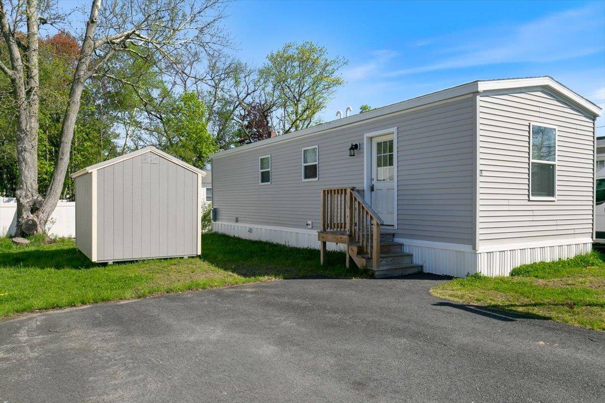 Portsmouth, NH 03801,1338 Woodbury AVE #18