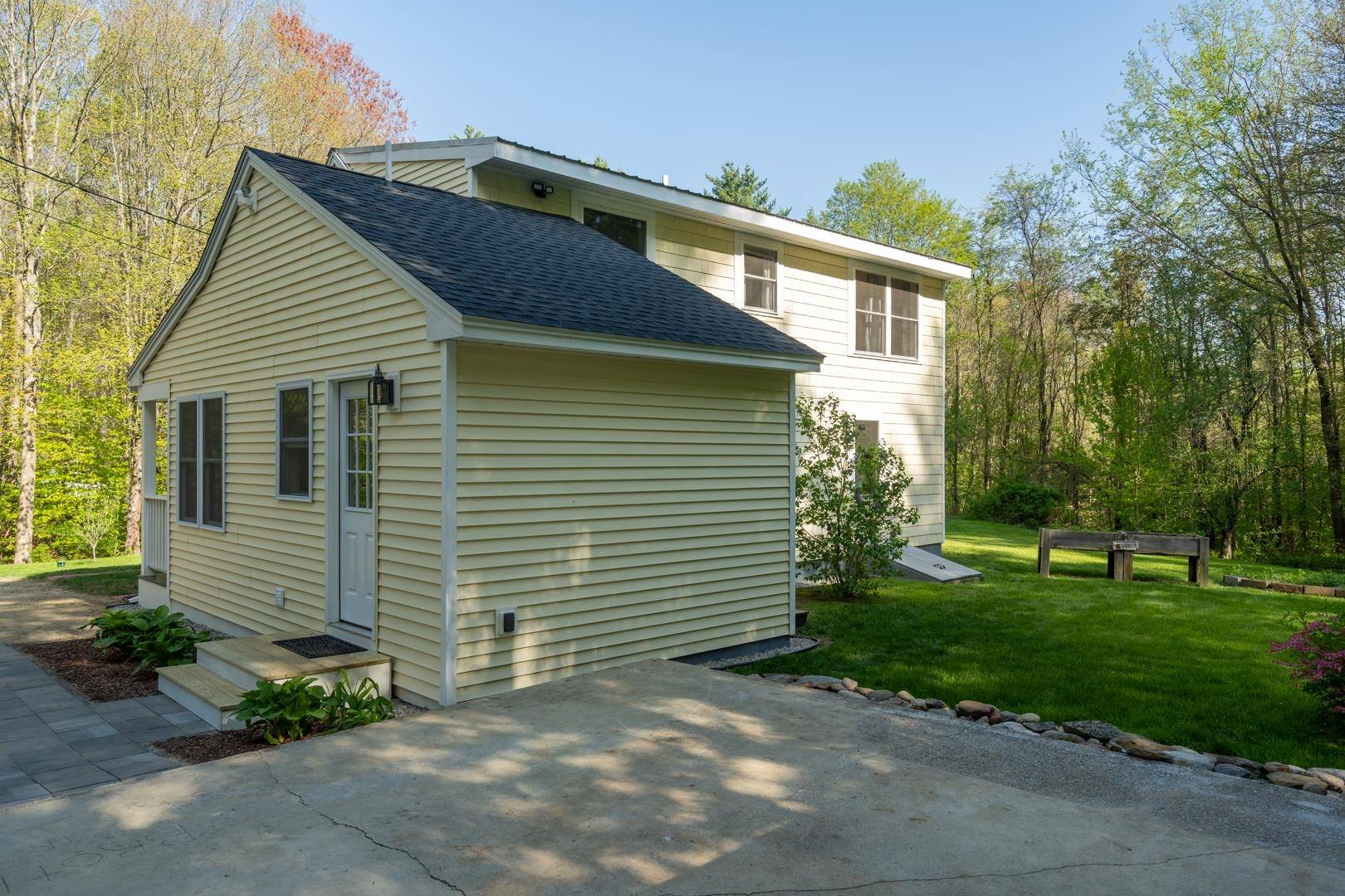 Chichester, NH 03258,8 Cross RD
