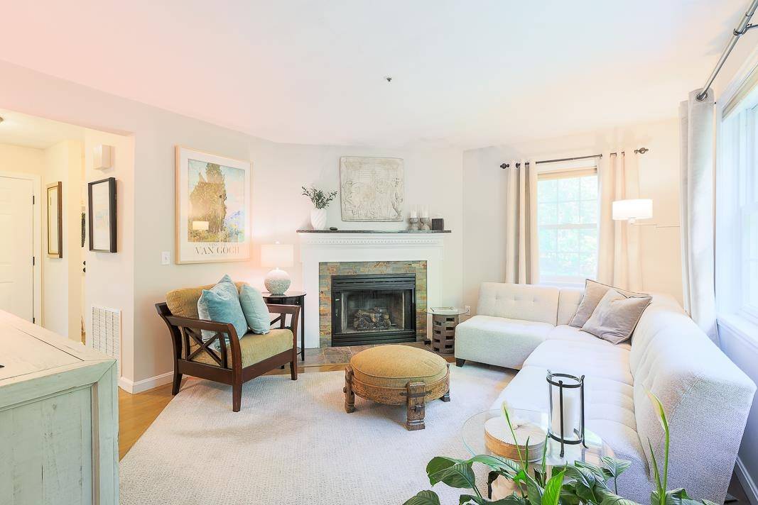 Chester, NH 03036,25 Villager RD #25