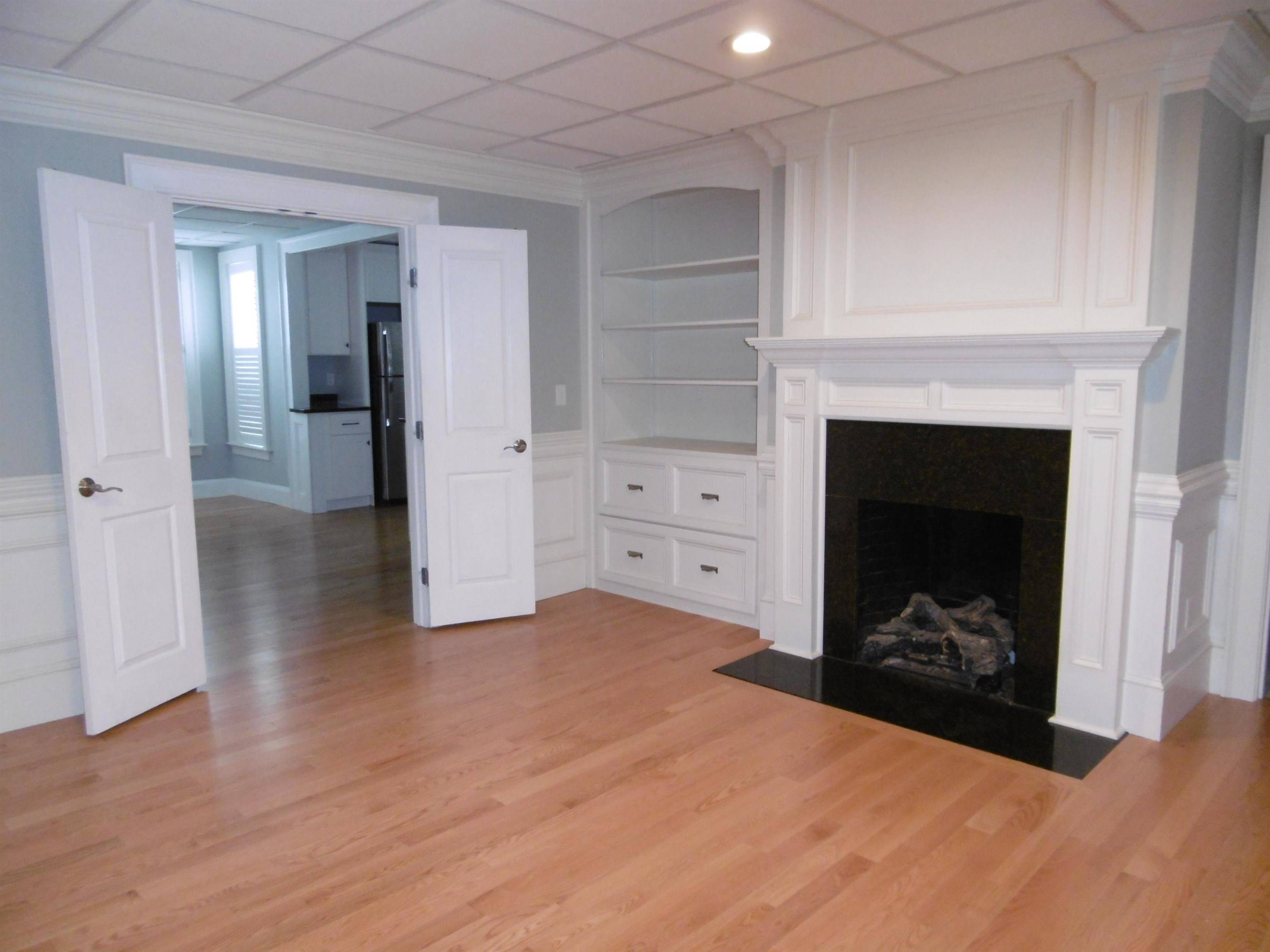 Manchester, NH 03104,27 Bay ST