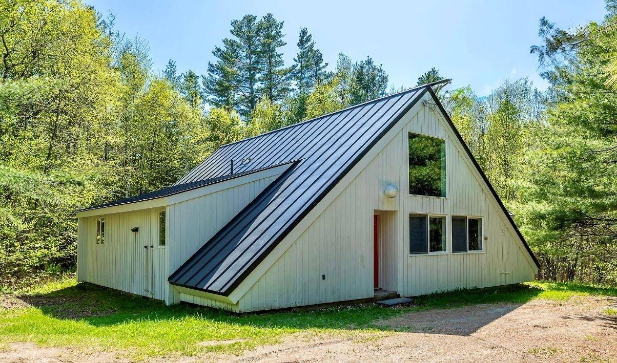 Jamaica, VT 05343,176 Pratt Bridge RD