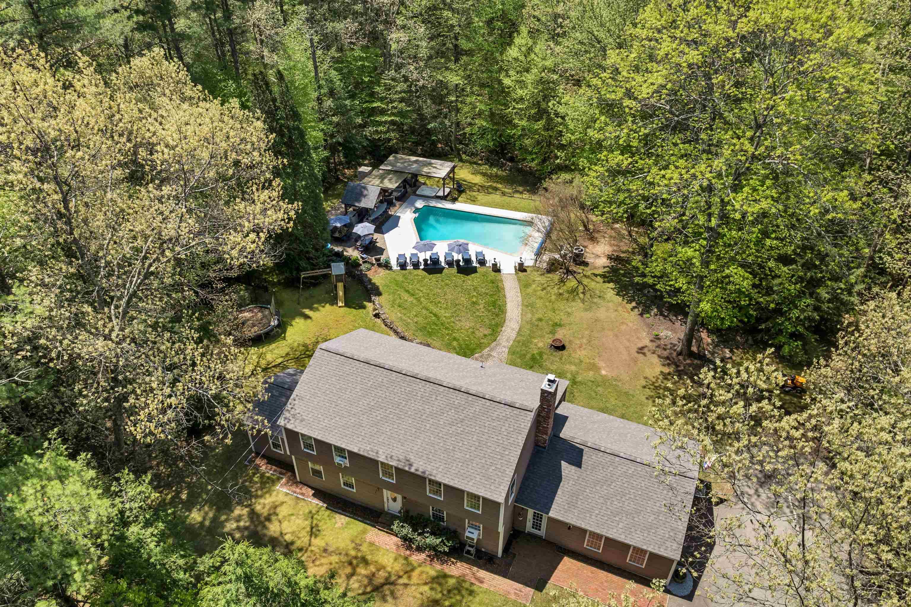 Brentwood, NH 03833,33 Block DR