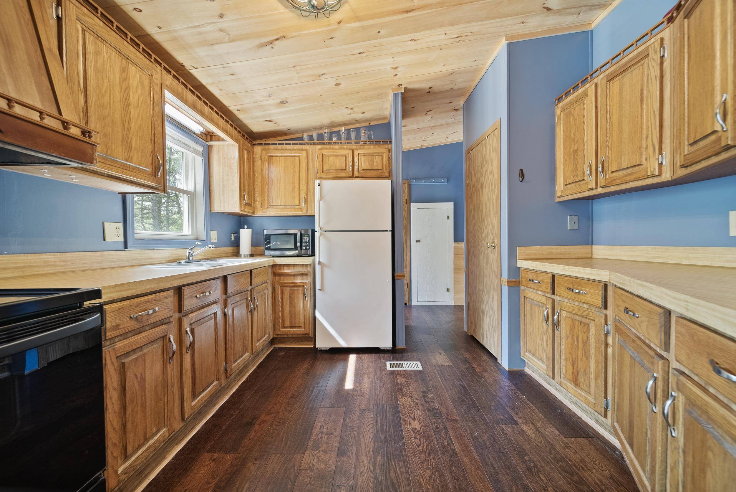 Ossipee, NH 03814,6 Arrowhead DR