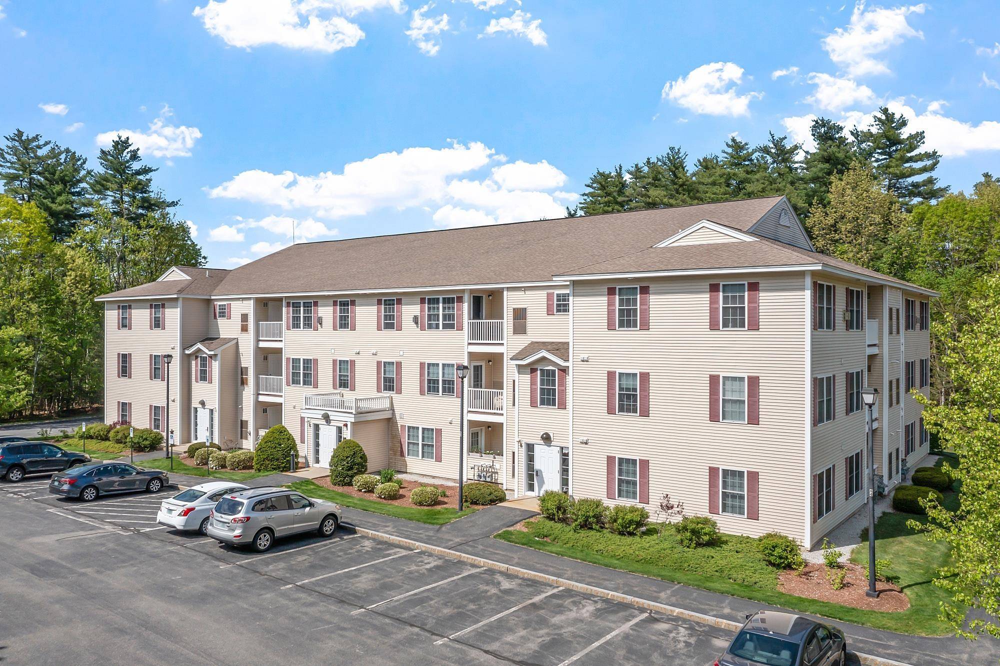 Londonderry, NH 03053,18 Crestview CIR #209