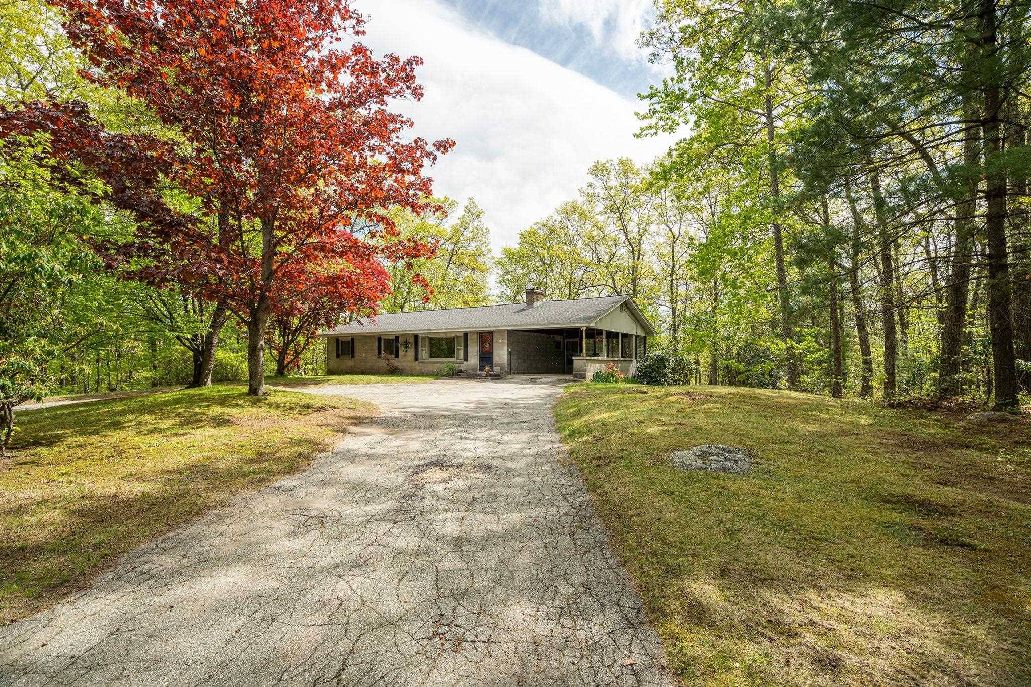 Hooksett, NH 03106,11 Royal Oaks DR