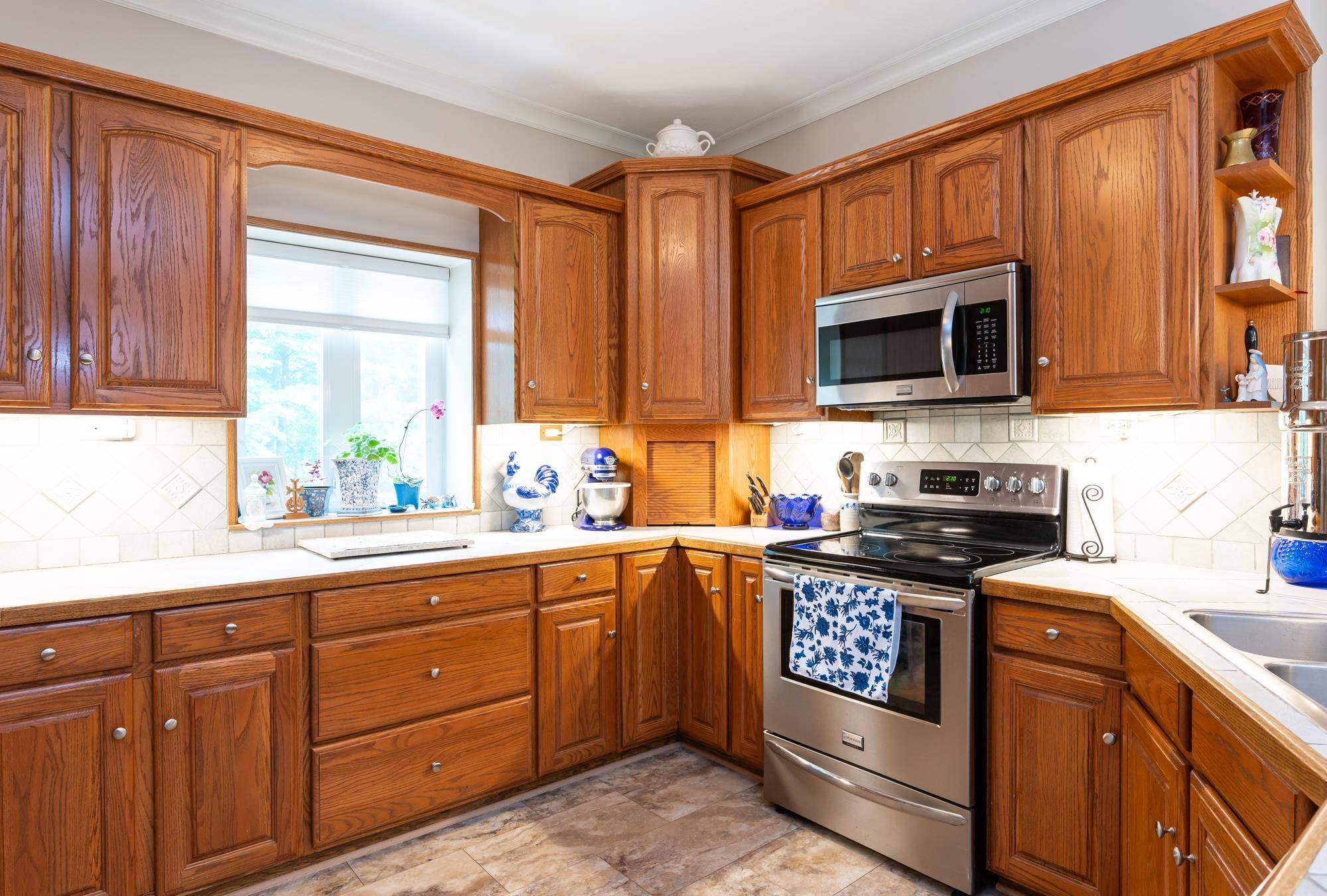Hampstead, NH 03841,160 Mills Shore DR