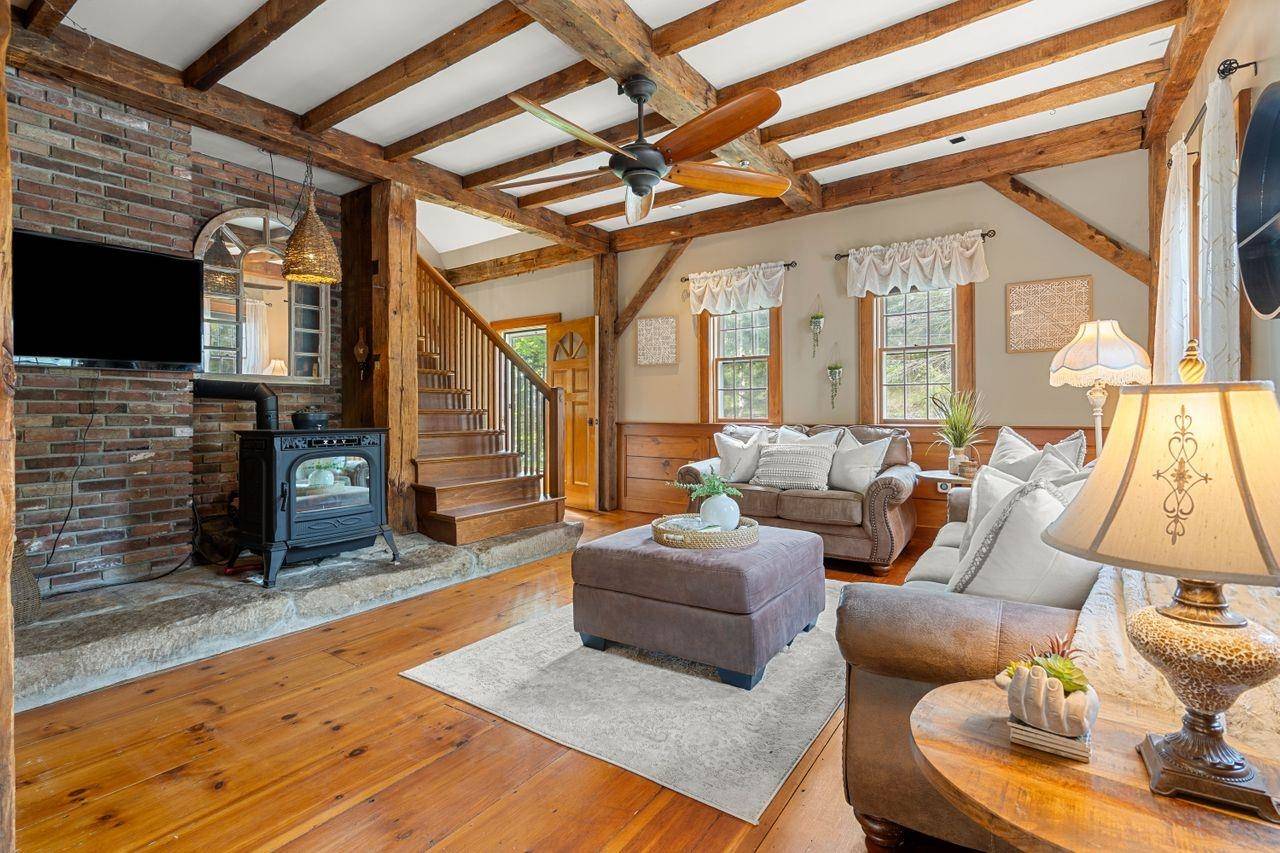 Bedford, NH 03110,273 N Amherst RD