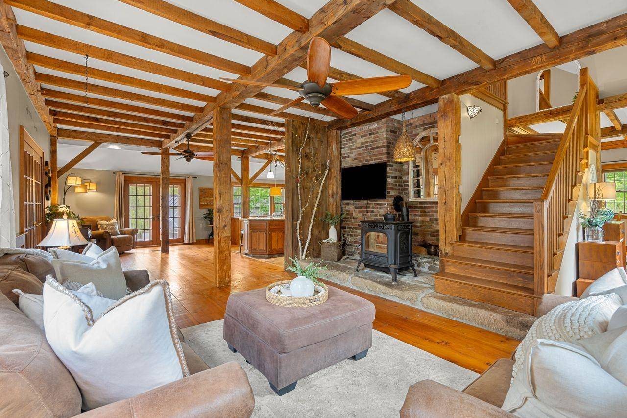 Bedford, NH 03110,273 N Amherst RD