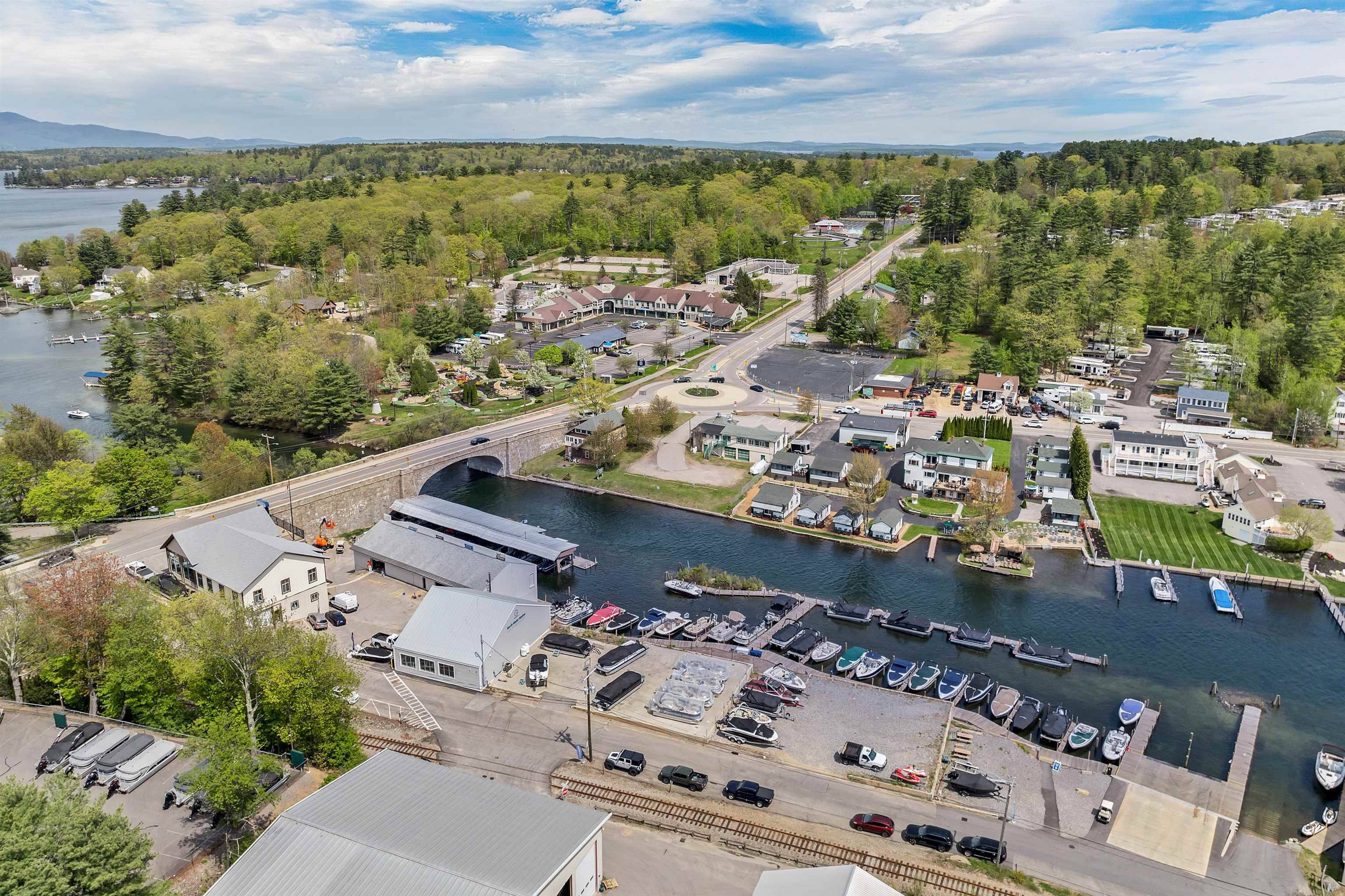 Laconia, NH 03246,49 Hayes RD
