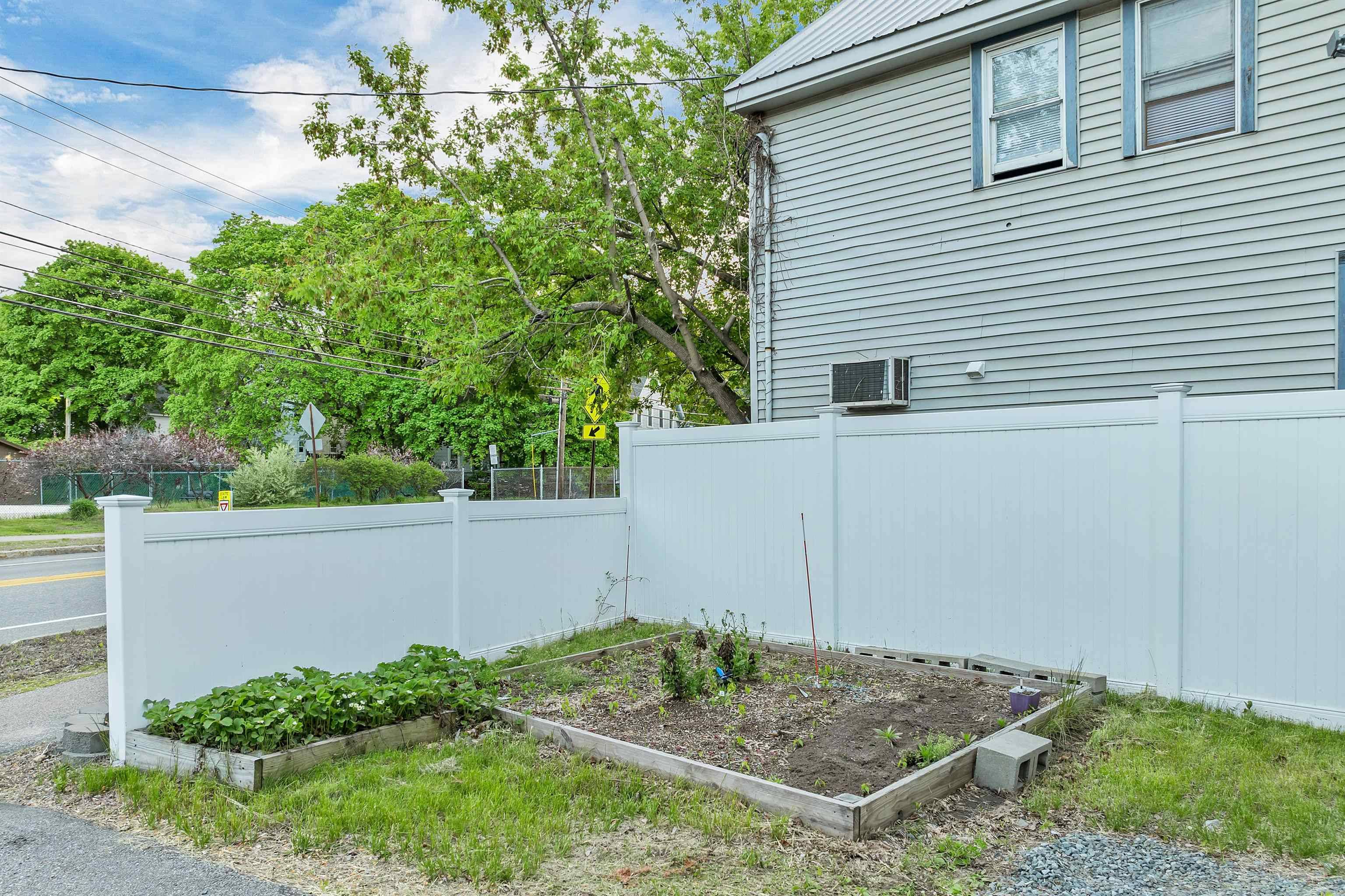 Concord, NH 03301,158 N State ST