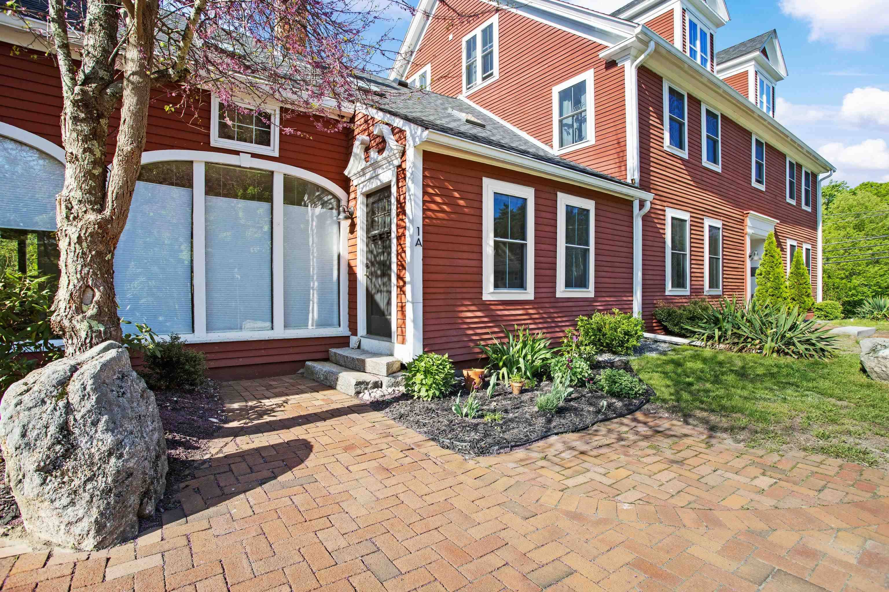 Amherst, NH 03031,107 Ponemah RD #1A
