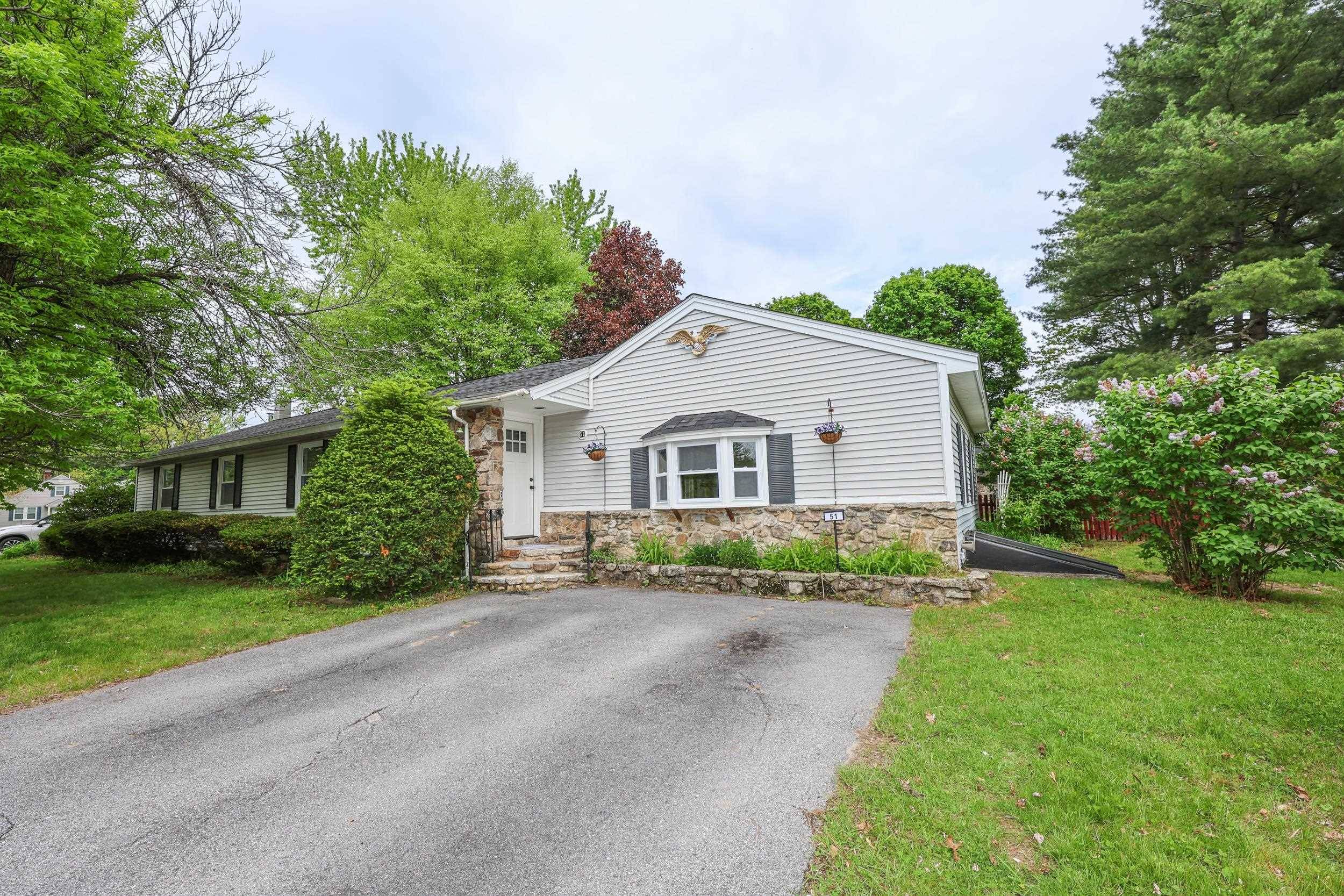Manchester, NH 03109,51 Rand ST