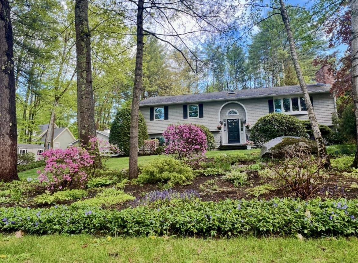 Gilford, NH 03247,302 Dockham Shore RD