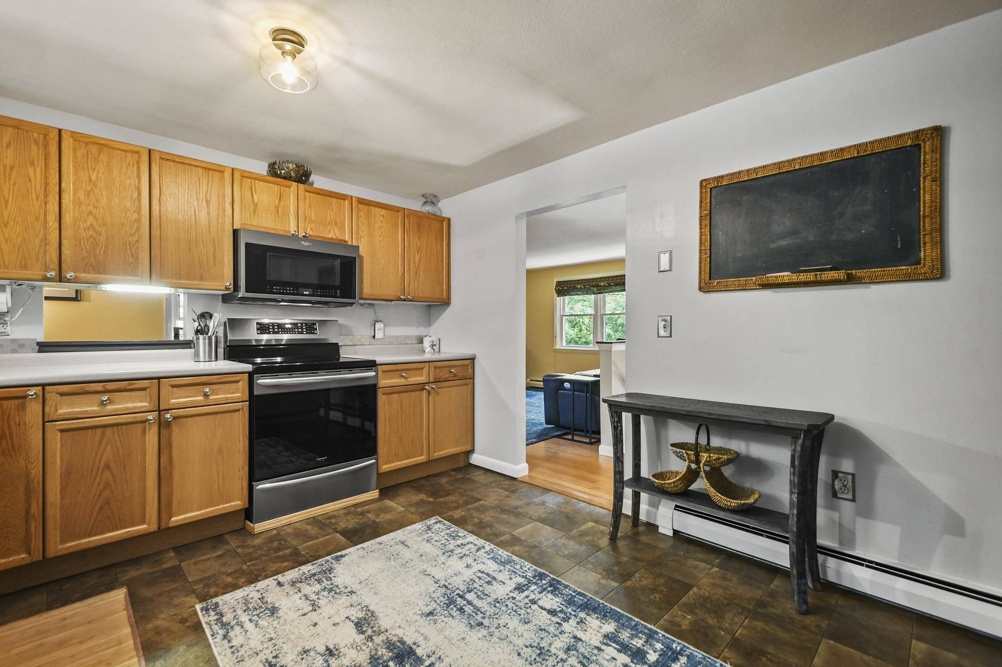 4 Tamarack LN Raymond, NH 03077