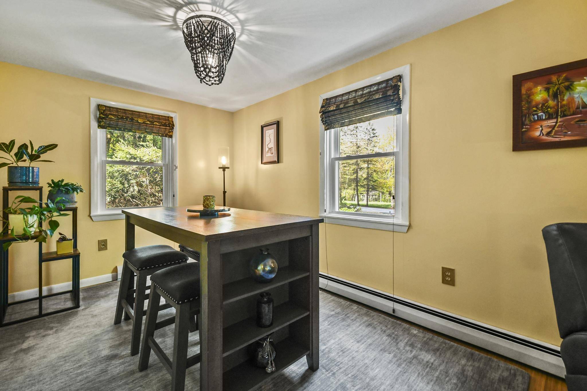 4 Tamarack LN Raymond, NH 03077