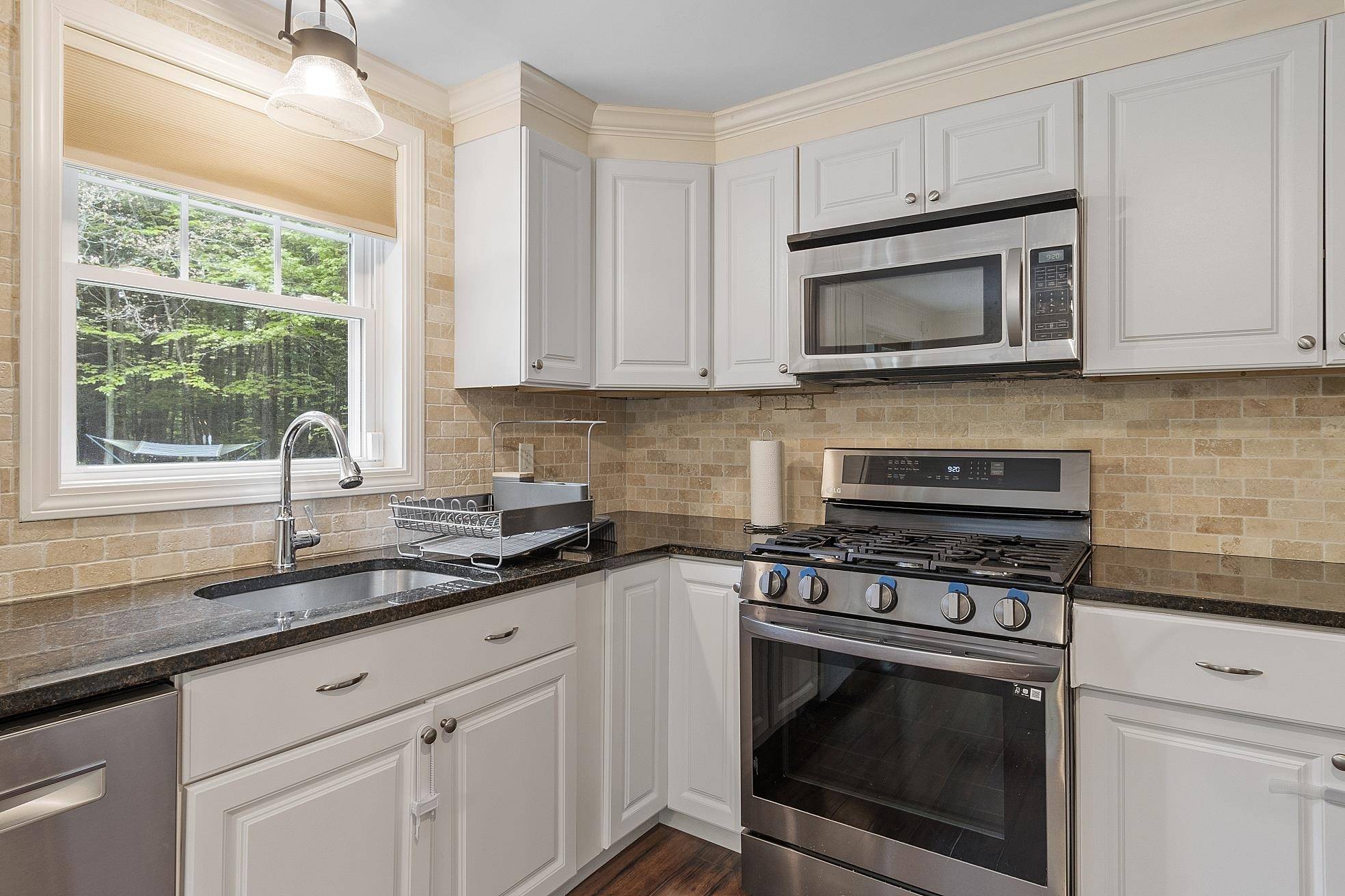 Newmarket, NH 03857,306 Ash Swamp RD