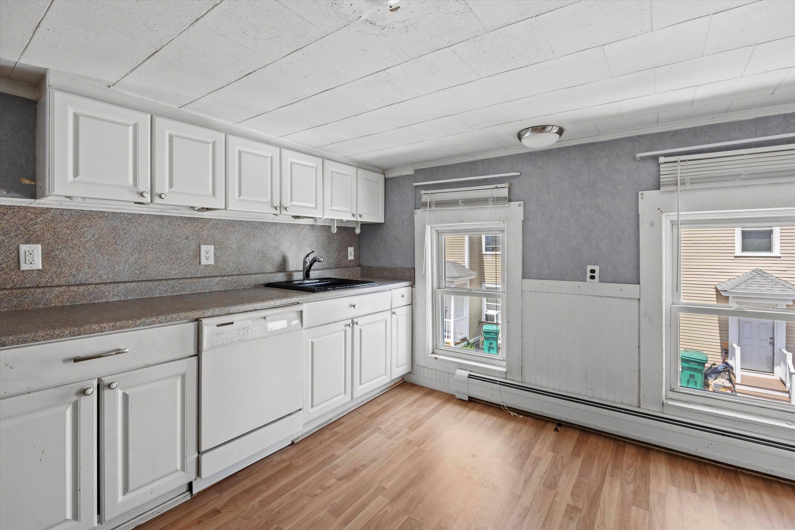 Lowell, MA 01852,34 Cedar ST