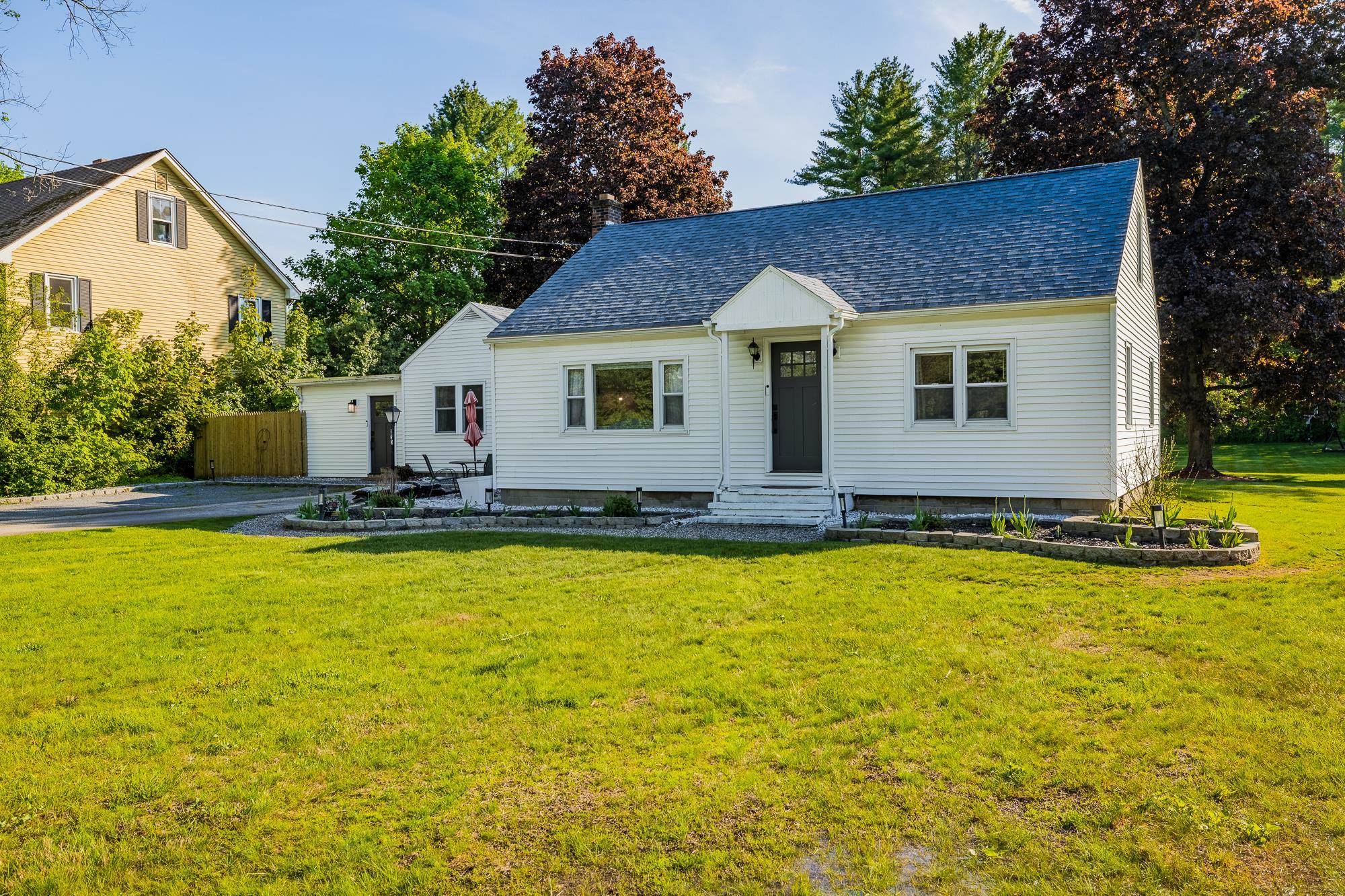 Shaftsbury, VT 05257,123 Bank ST