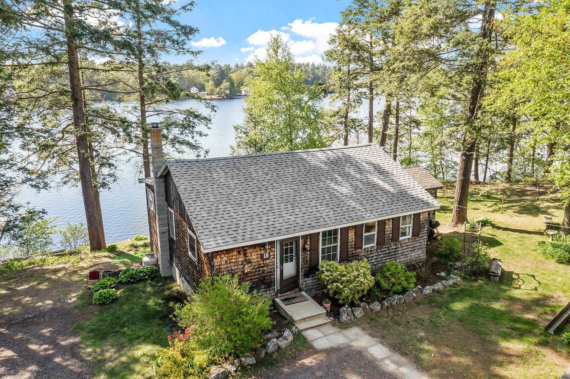 Kingston, NH 03848,18 Concannon RD