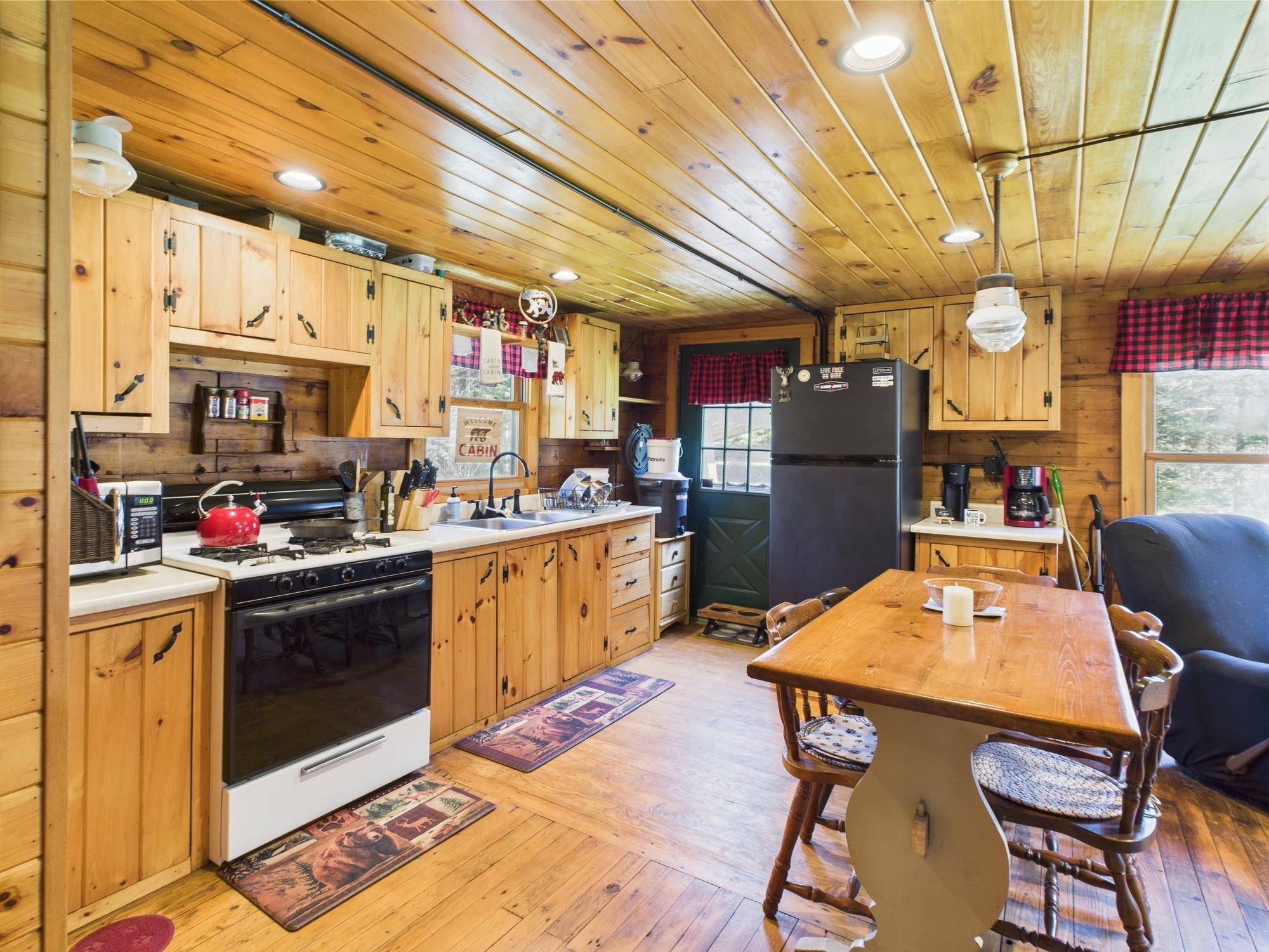Stewartstown, NH 03576,379 Haynes RD