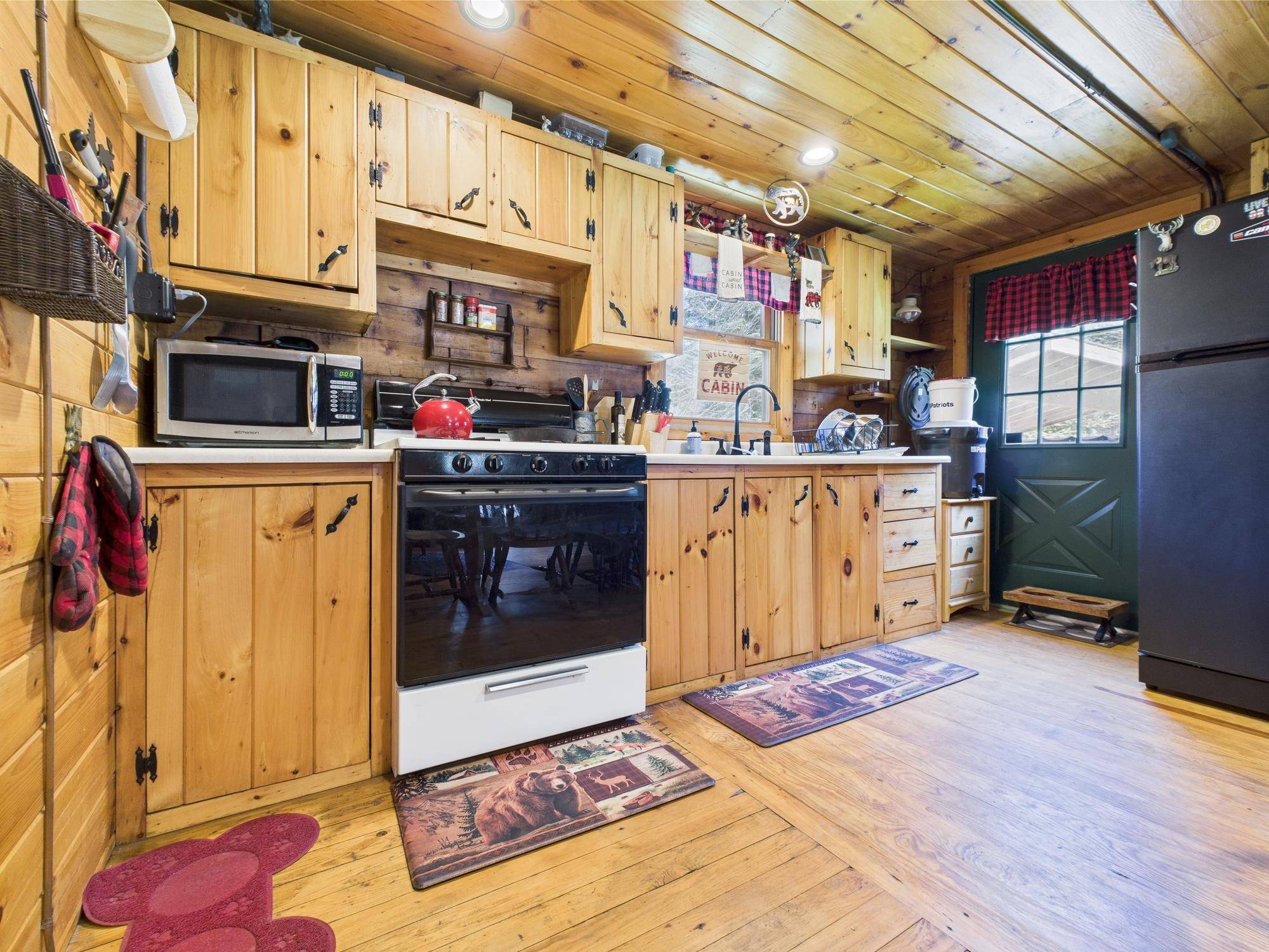Stewartstown, NH 03576,379 Haynes RD