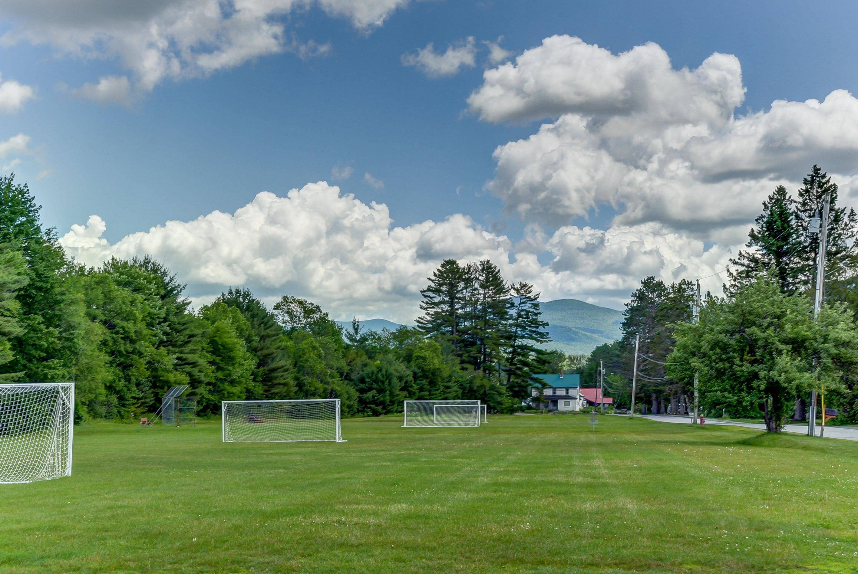 Franconia, NH 03580,000 McKenzie Woods RD