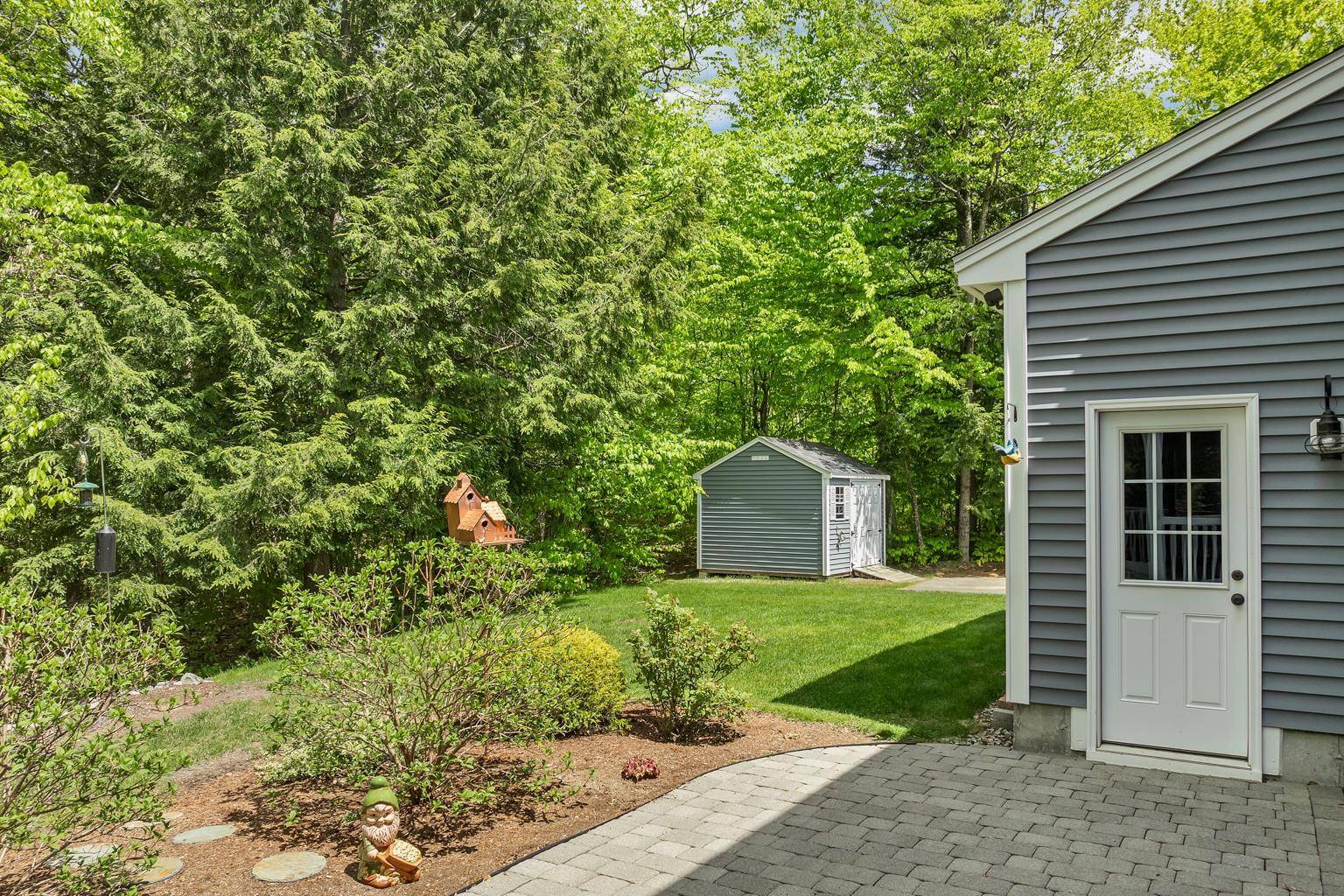 47 Ridge RD Alton, NH 03809