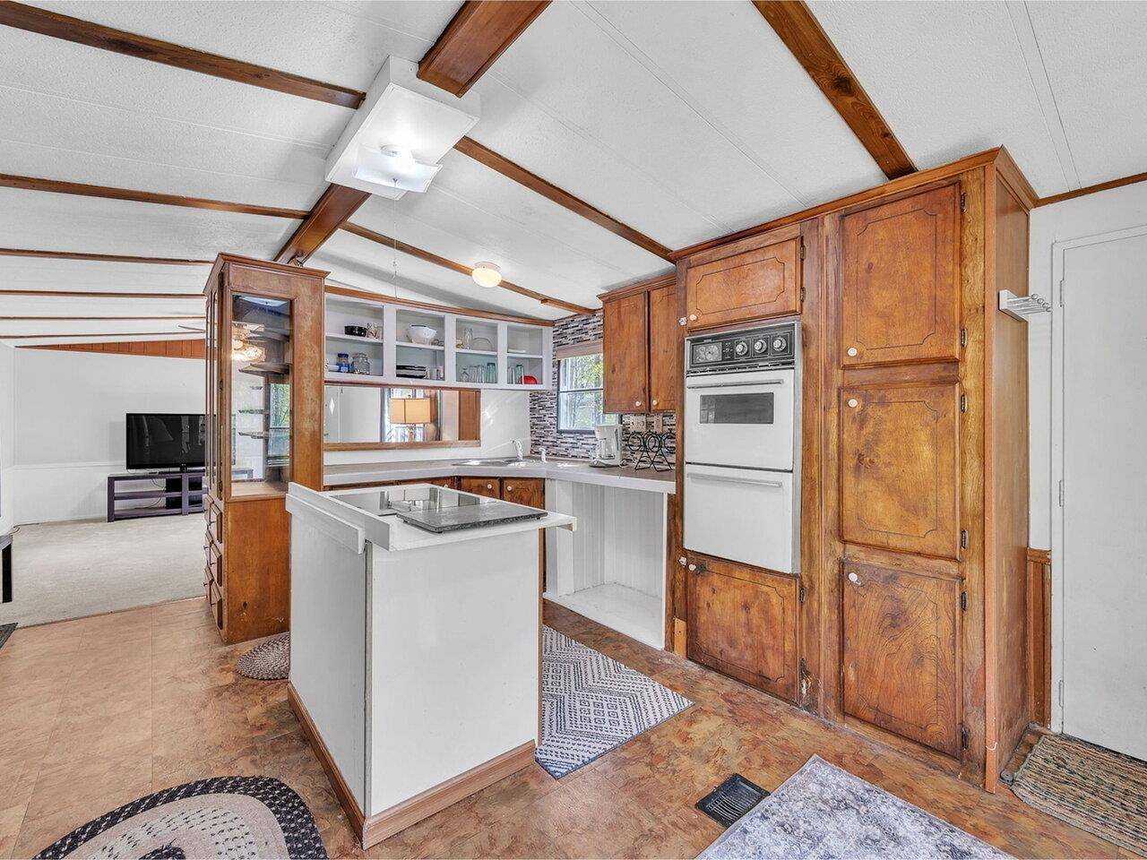 Colchester, VT 05446,44 Wentworth RD