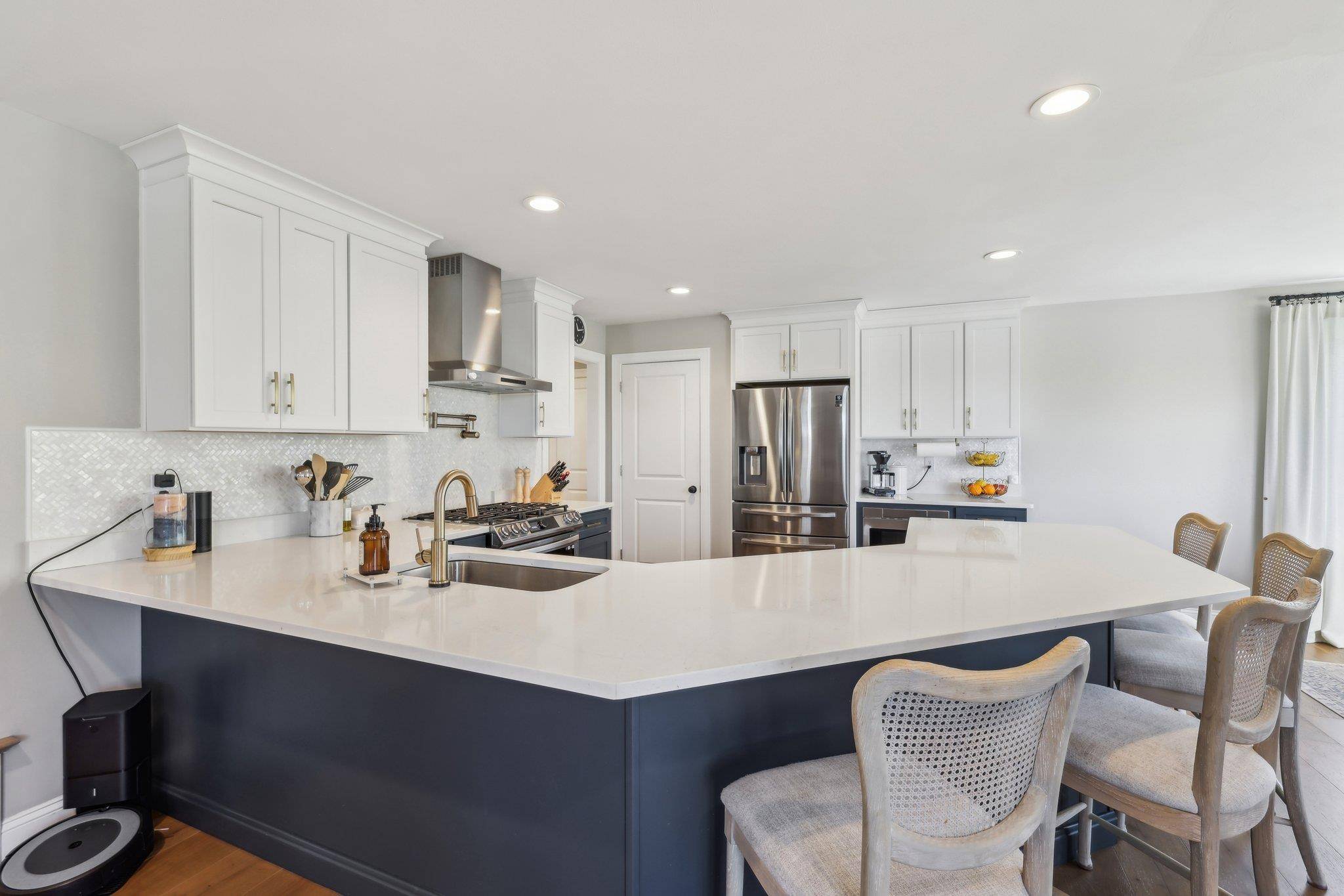 Hudson, NH 03051,222 Standish LN