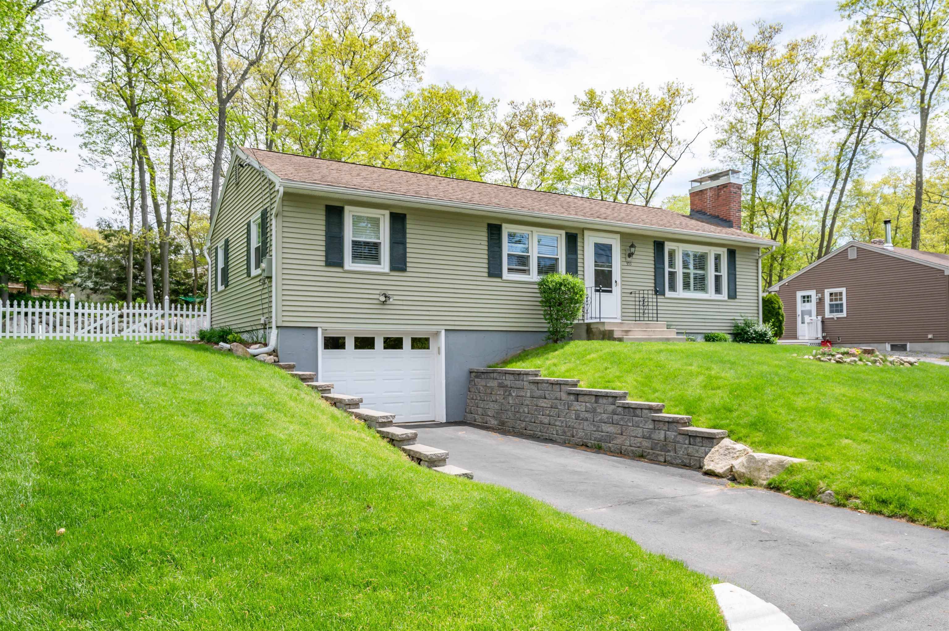 Manchester, NH 03104,355 Pickering ST