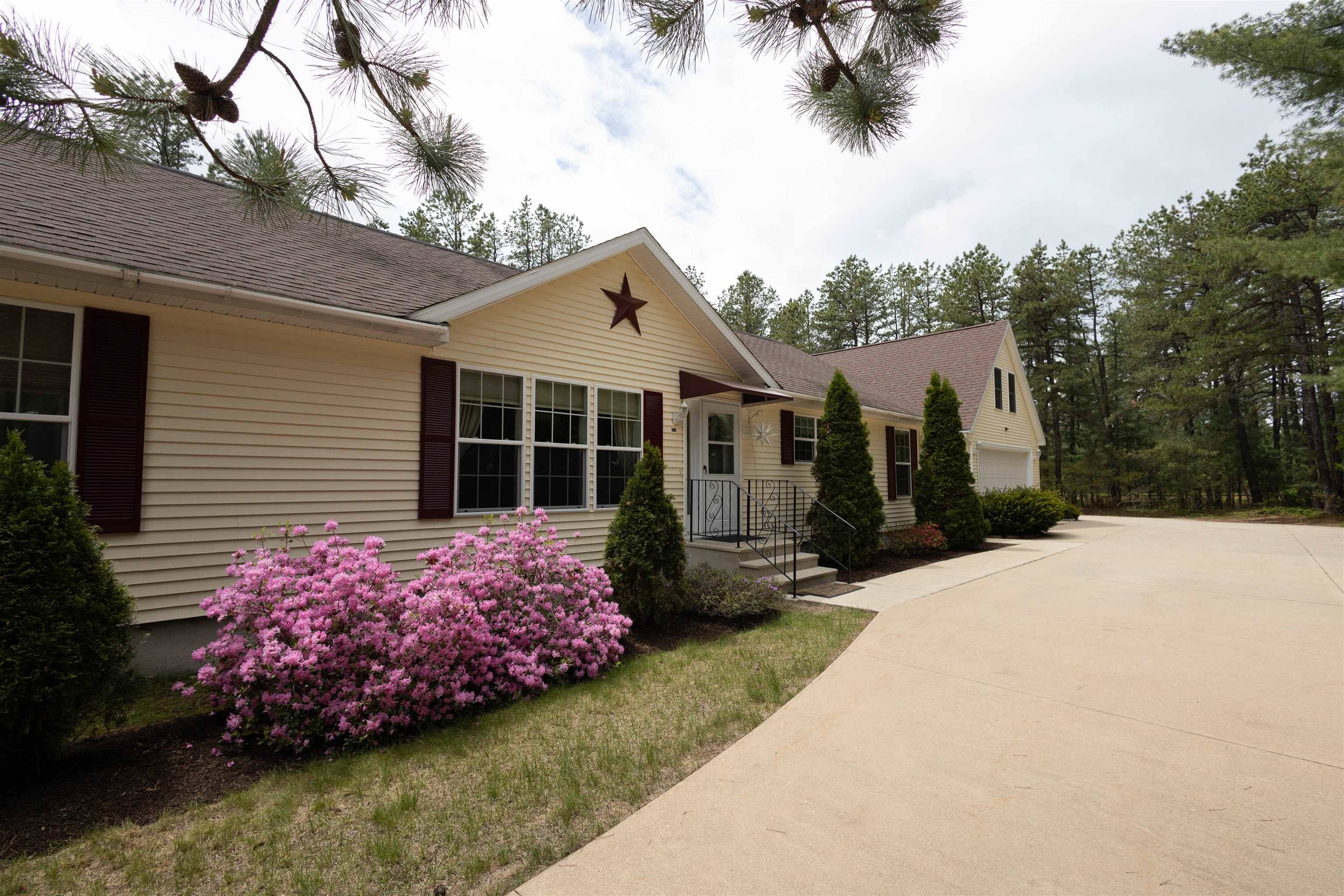 Tamworth, NH 03886,334 Silver Pine LN