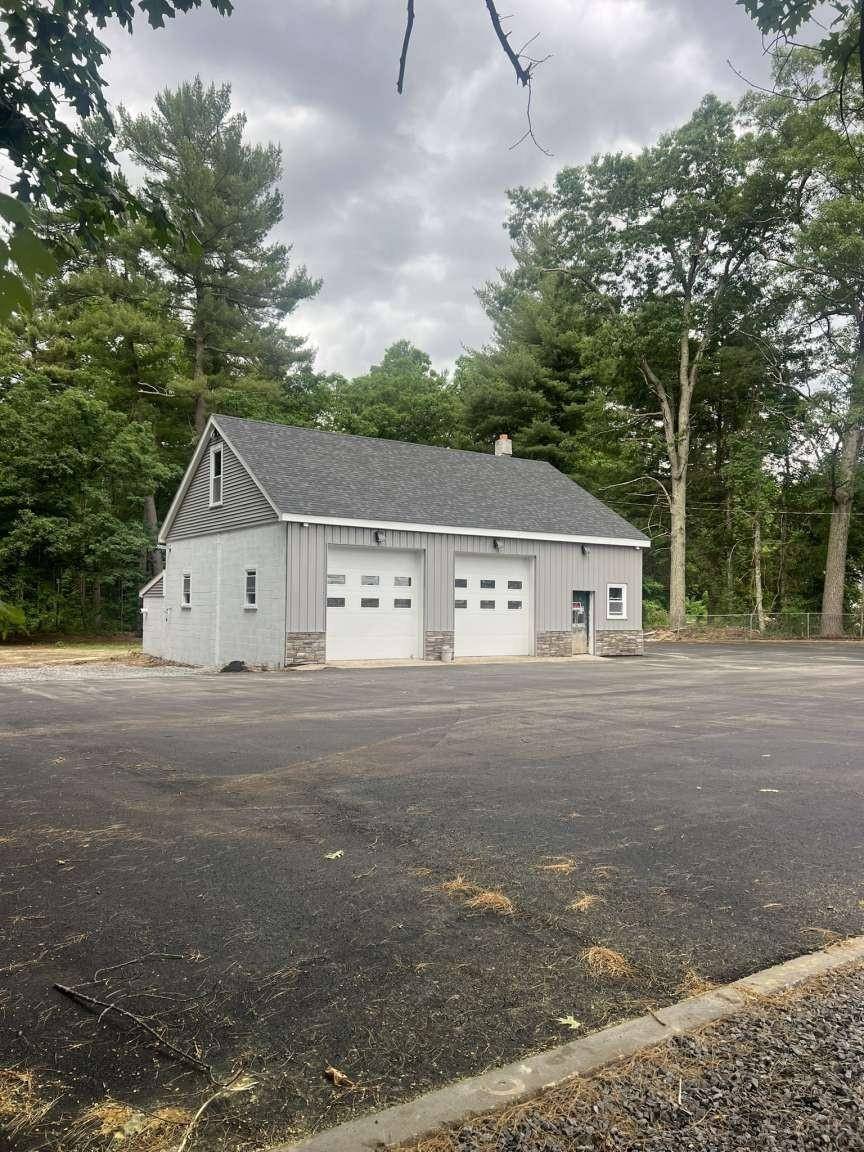 Pelham, NH 03076,102 Marsh RD