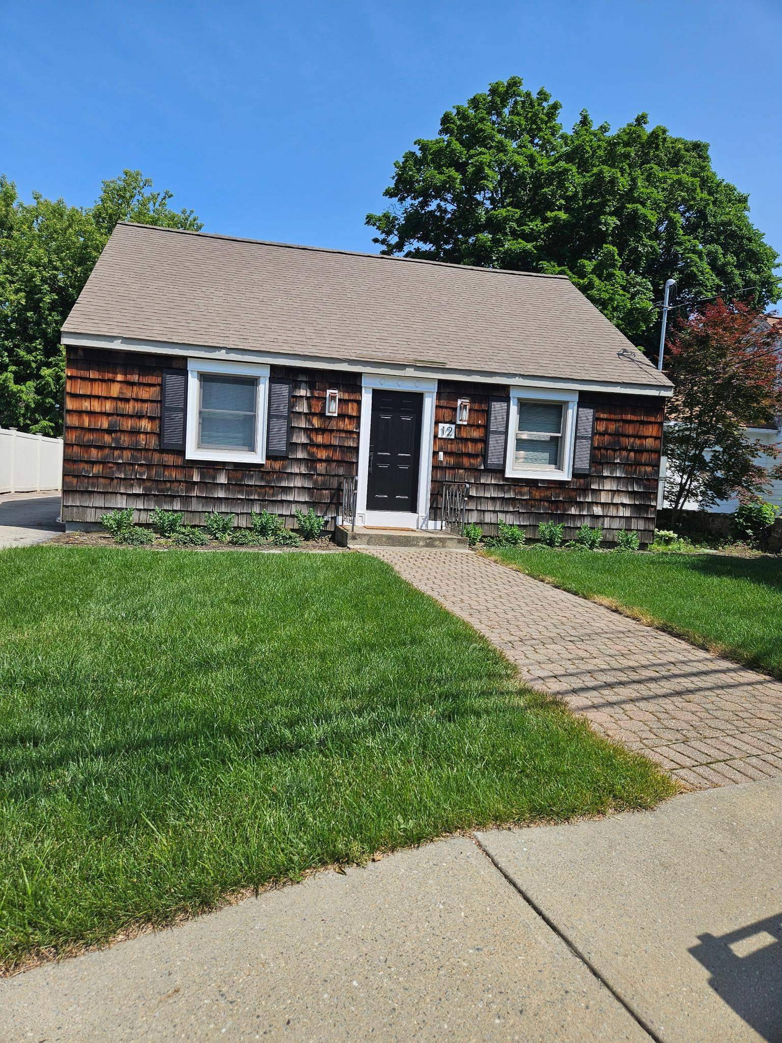 Nashua, NH 03060,12 Taylor ST