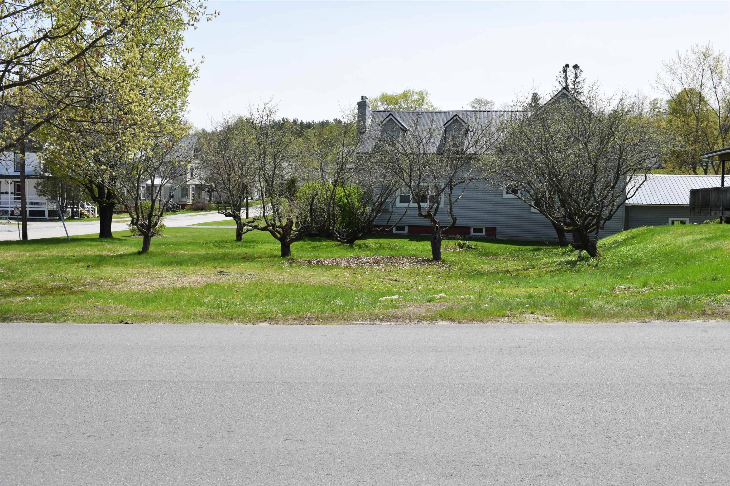 Lancaster, NH 03584,44 Elm ST