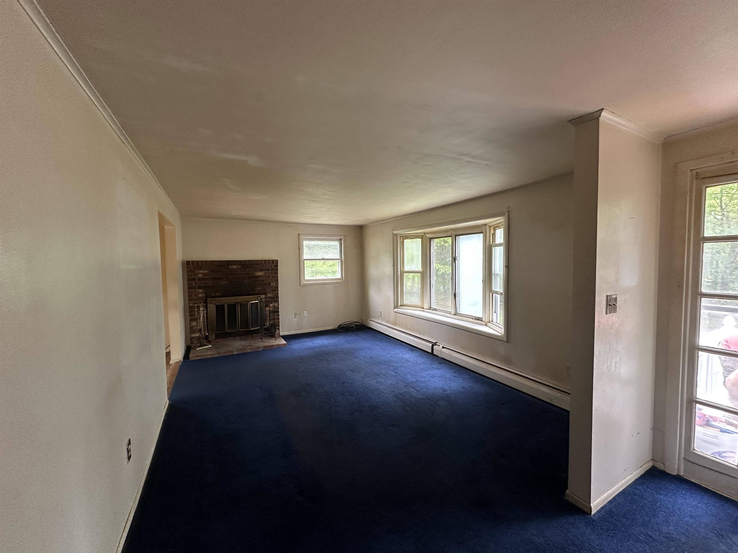 Hinsdale, NH 03451,707 Oxbow RD