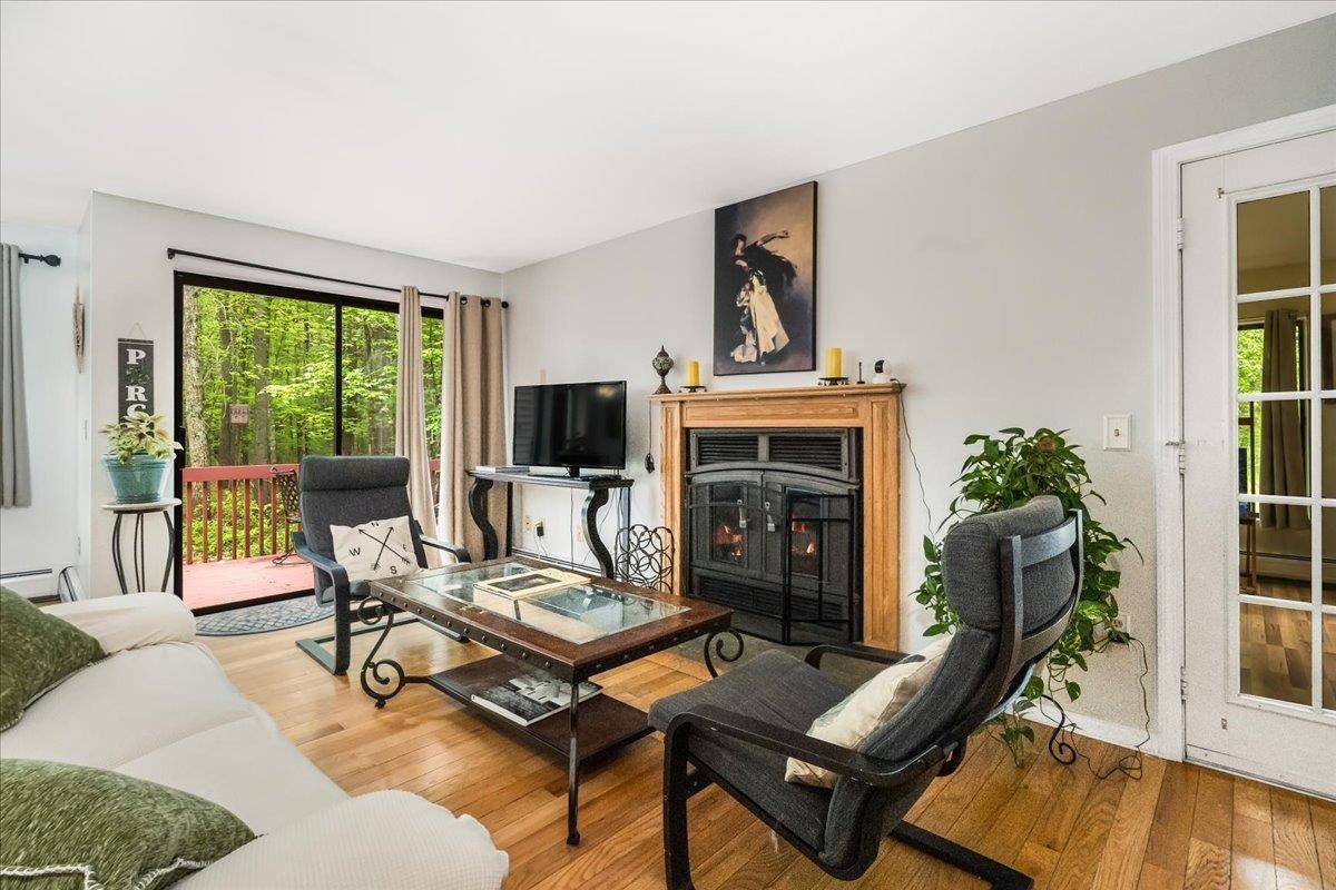 Merrimack, NH 03054,9 Quails WAY