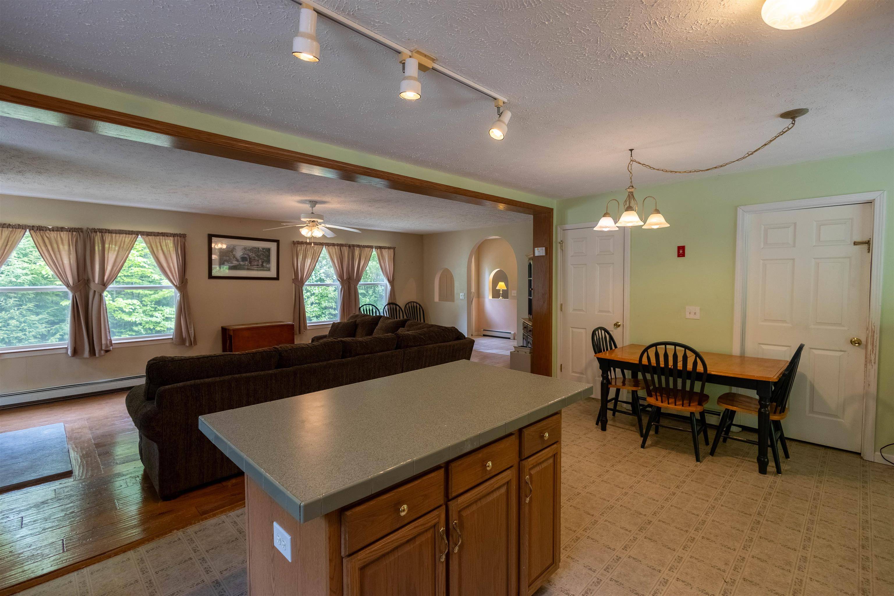Effingham, NH 03882-4406,11 Henry DR