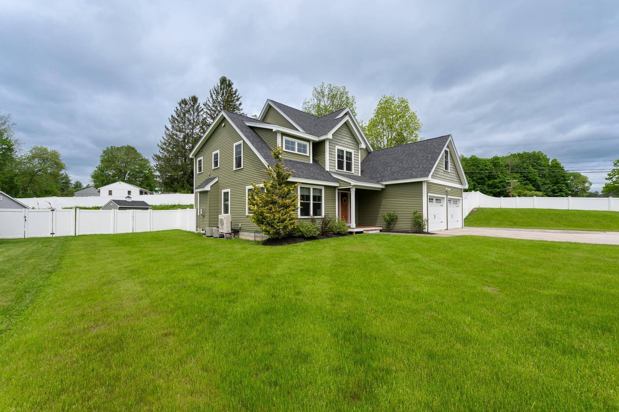 Merrimack, NH 03054,1 Hamilton CT