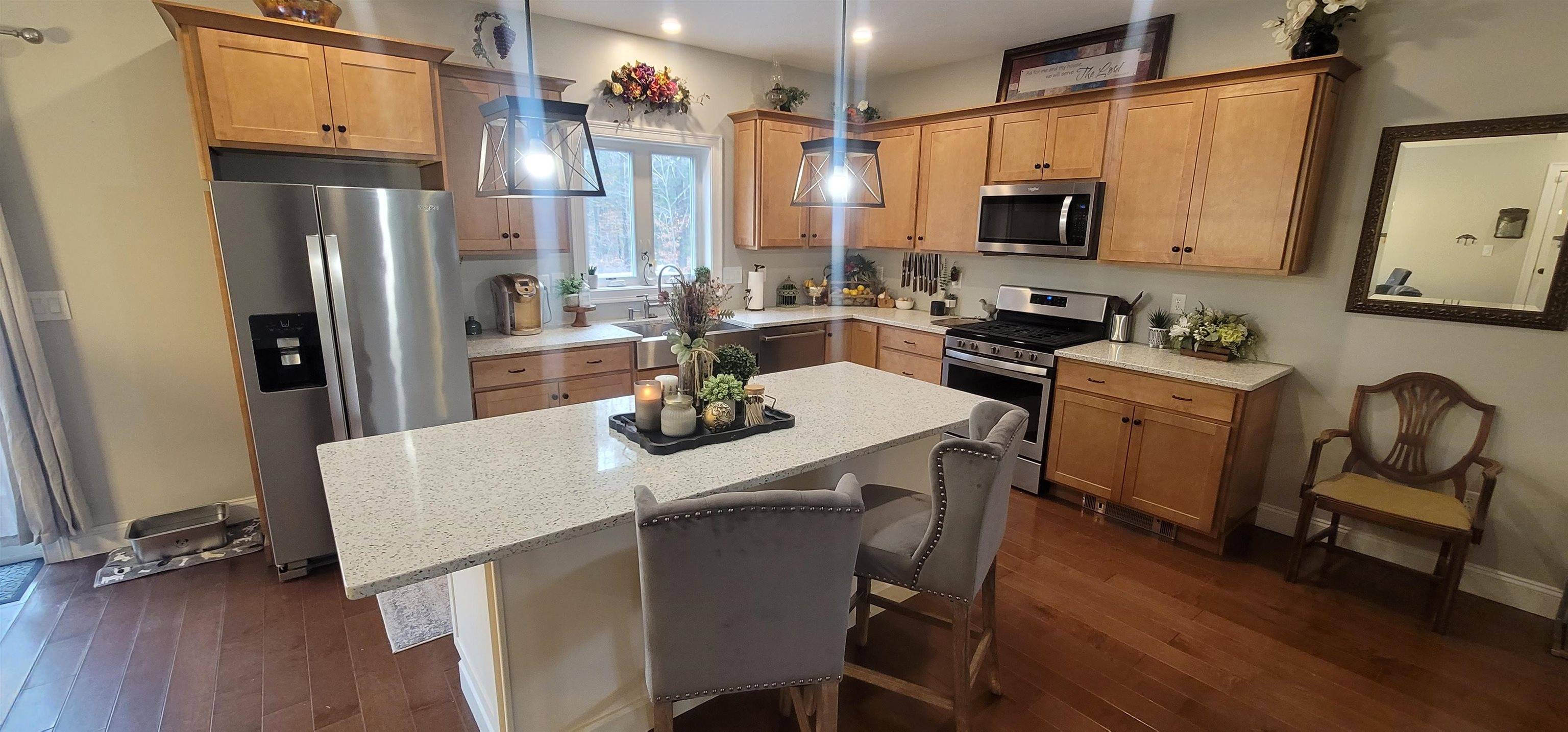 Mont Vernon, NH 03057,3 dutton CIR