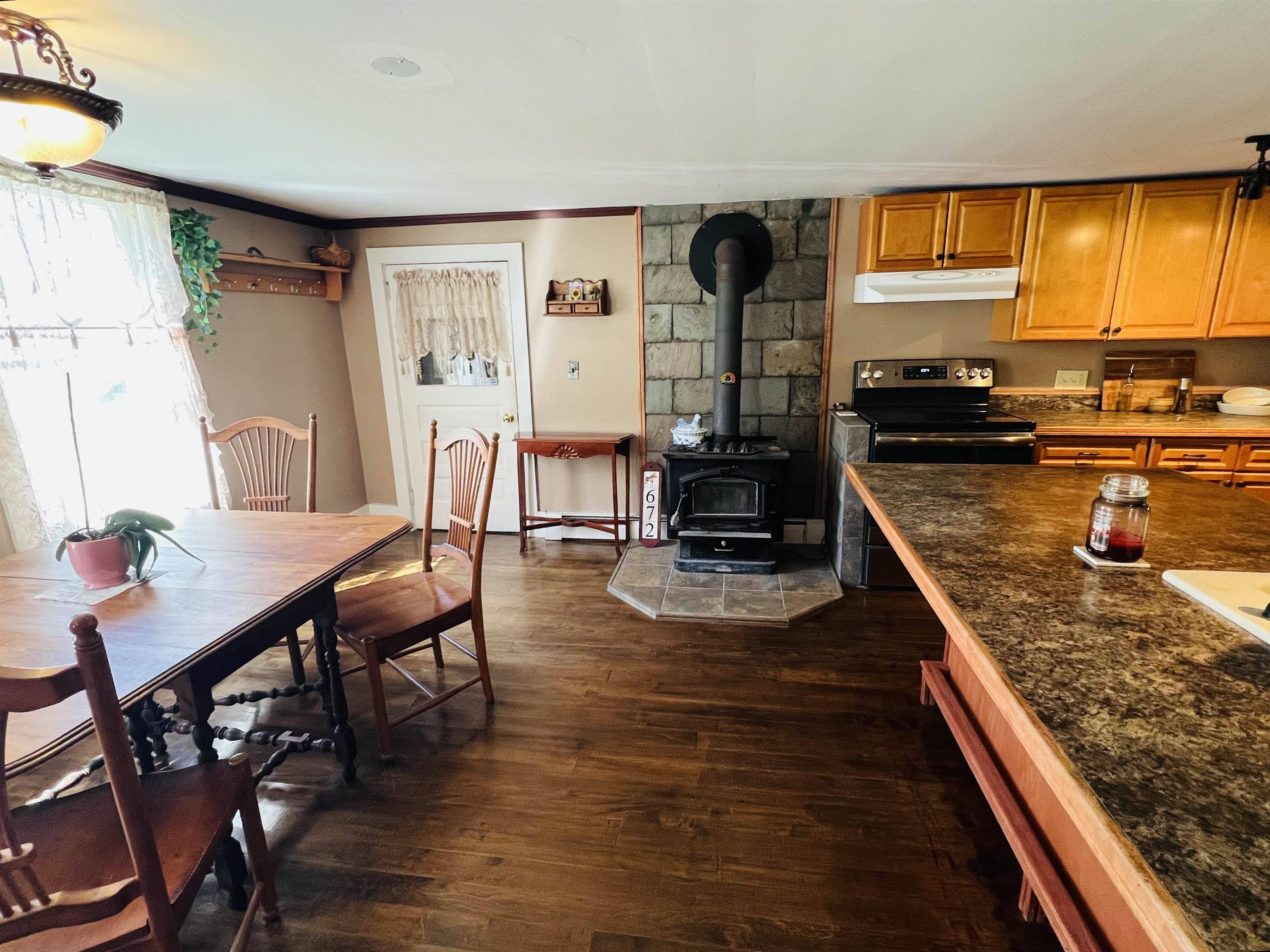 Vernon, VT 05354,672 Huckle Hill RD