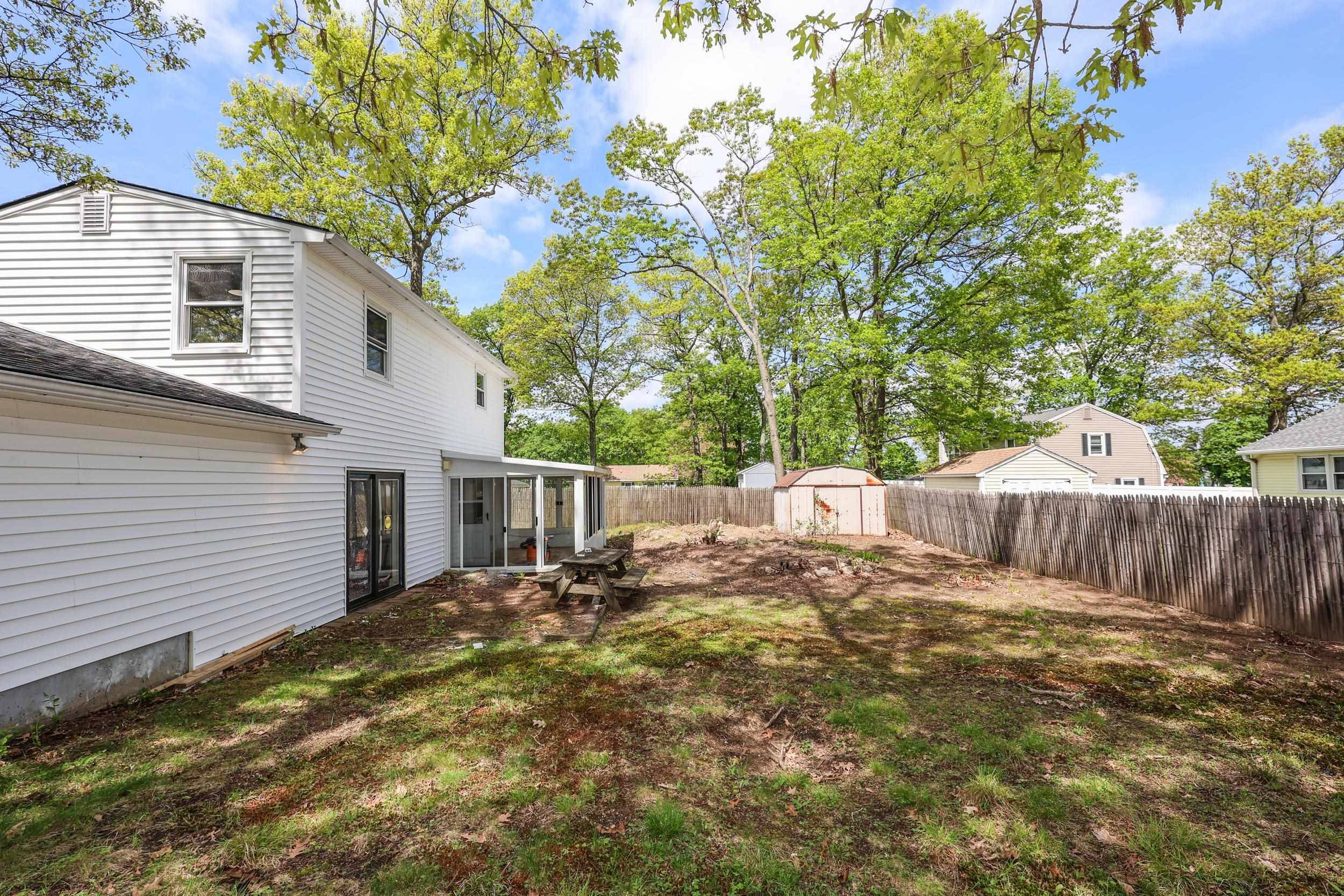 Manchester, NH 03109,36 Cranwell DR